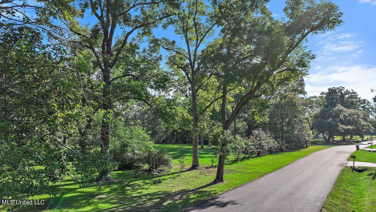 001 Oakwood Drive