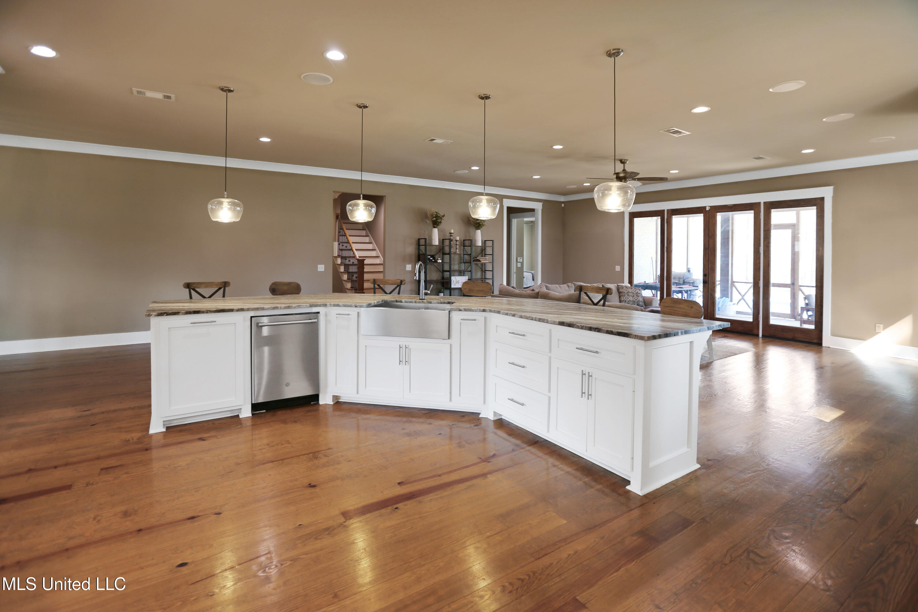 461 Viewpointe Way