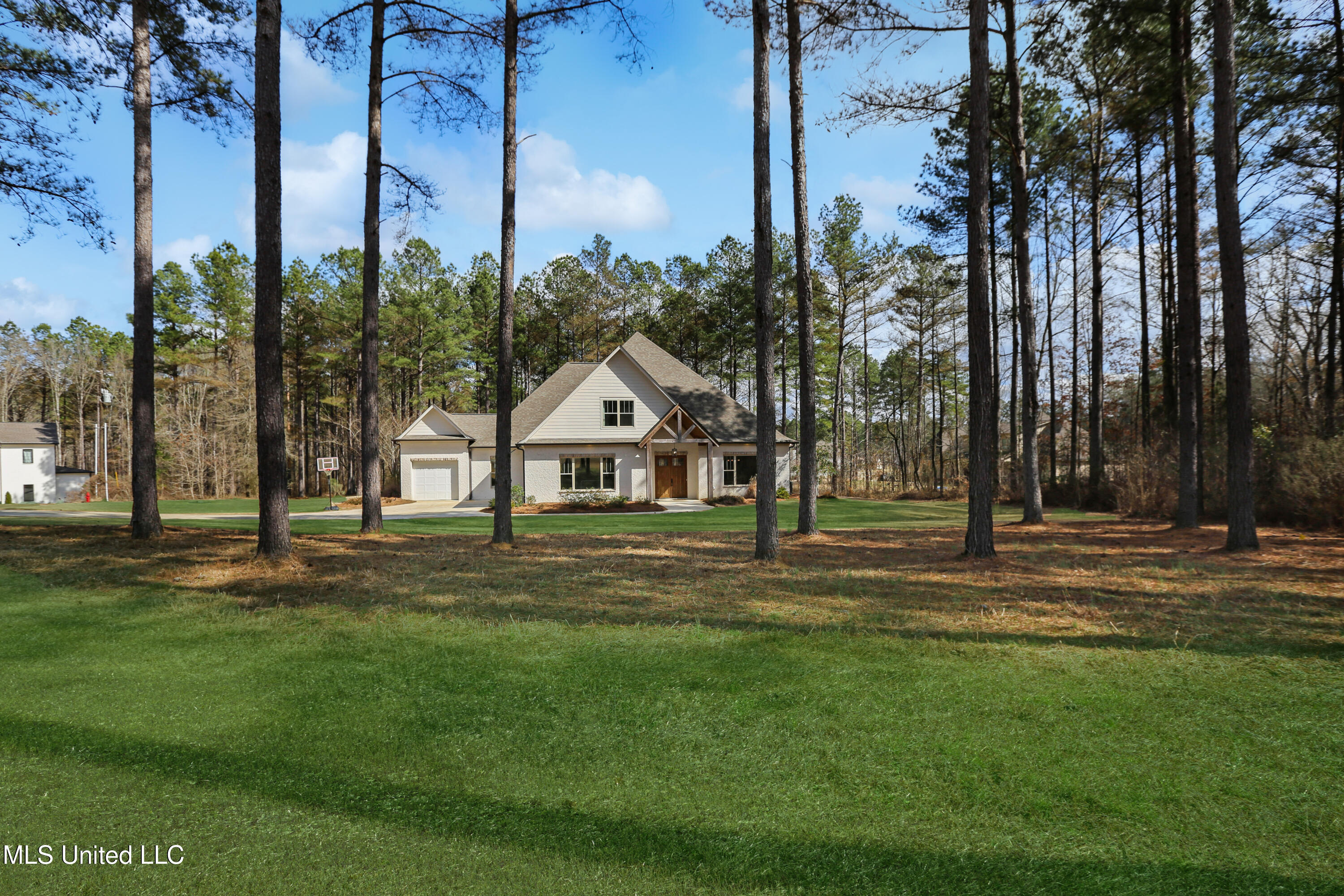 461 Viewpointe Way