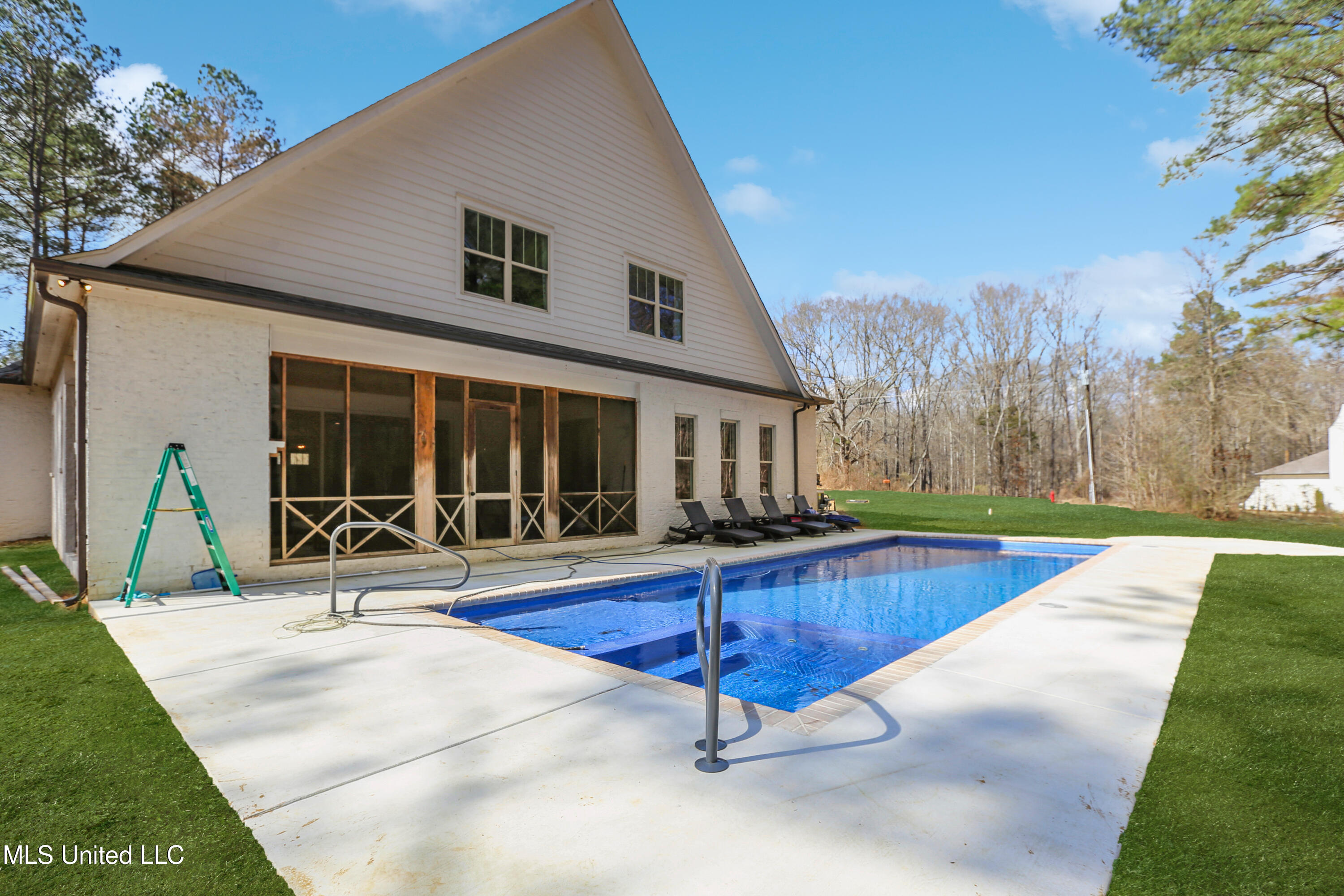 461 Viewpointe Way