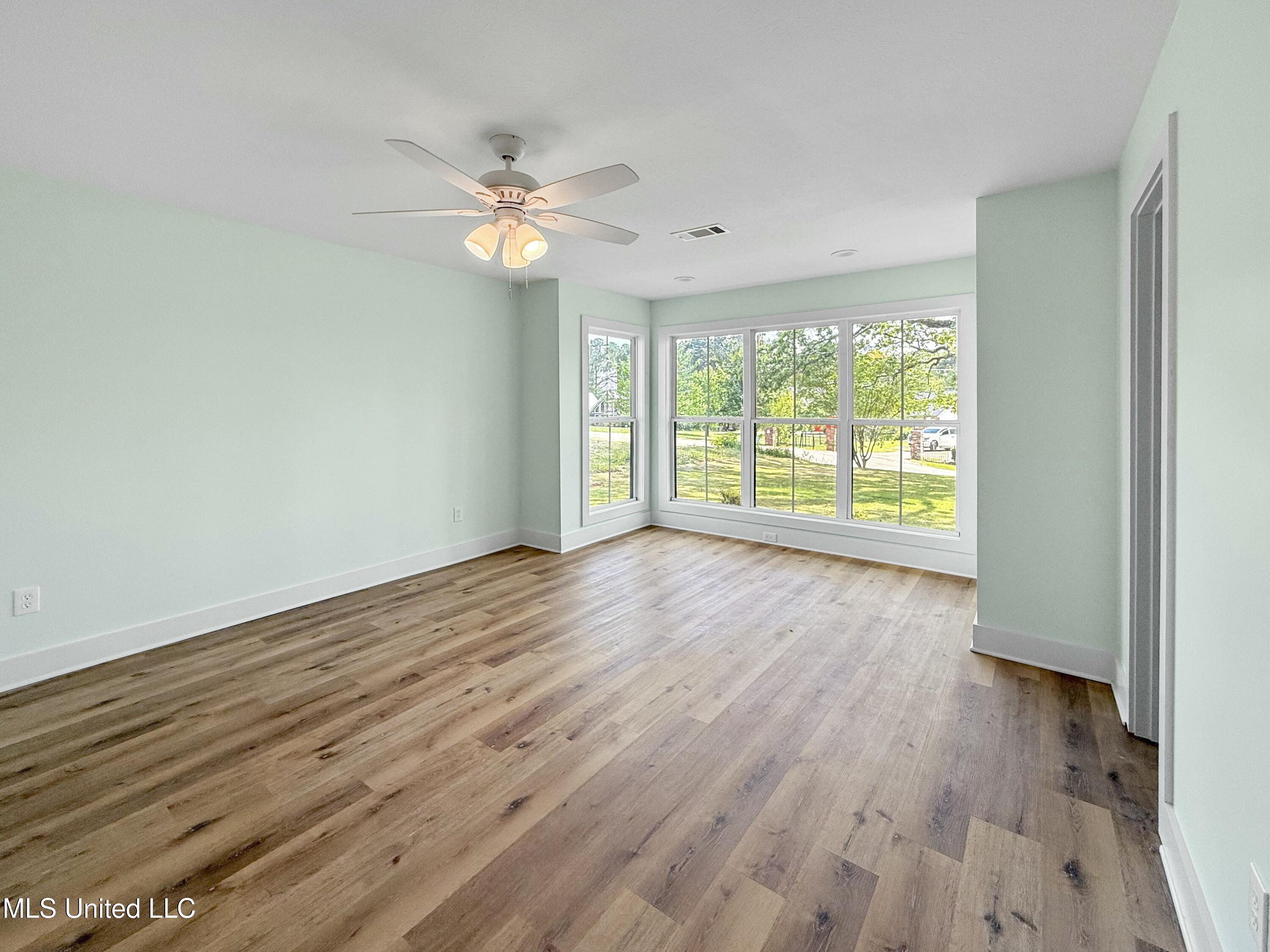 130 Lakeshore Drive