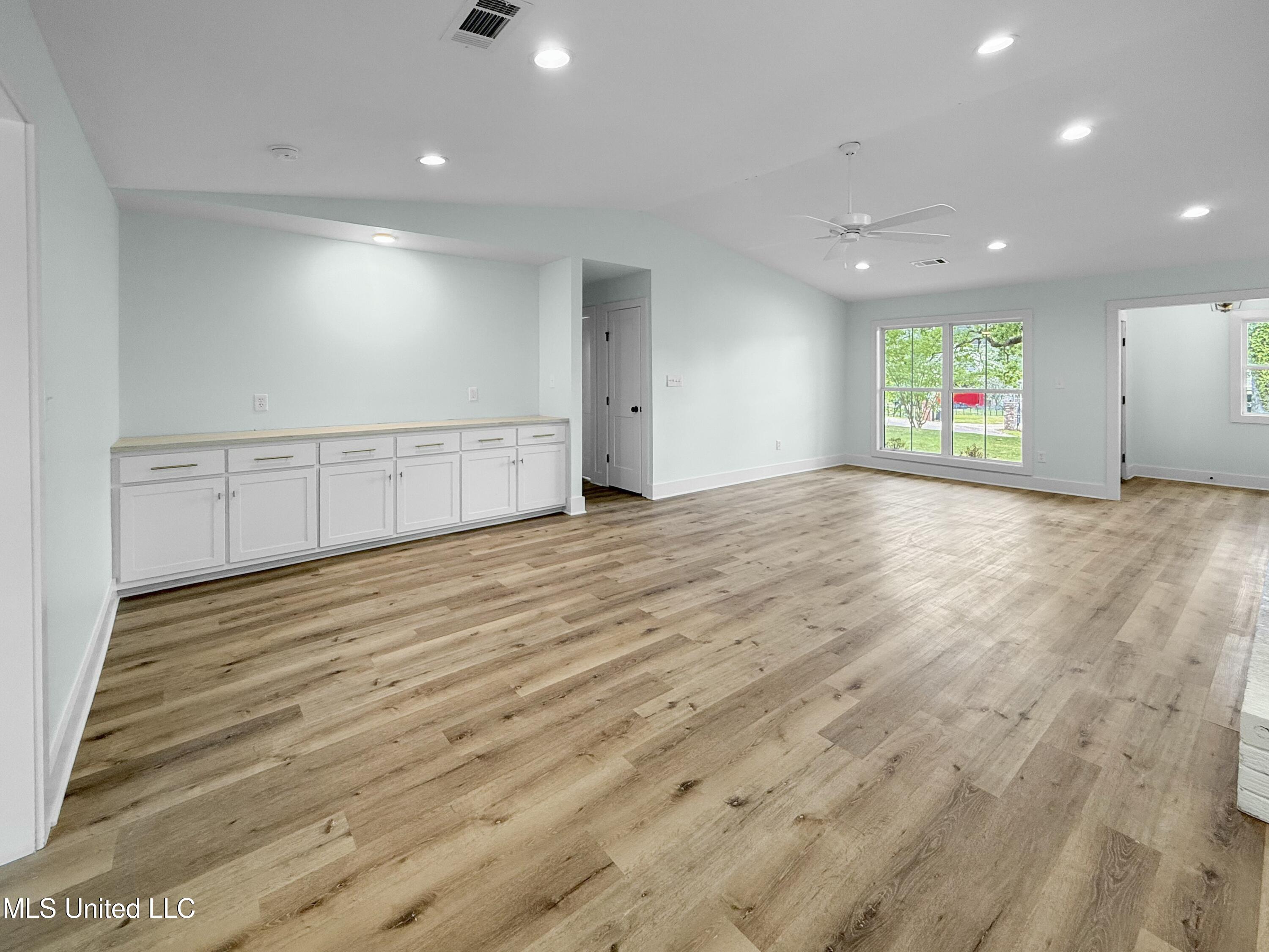 130 Lakeshore Drive