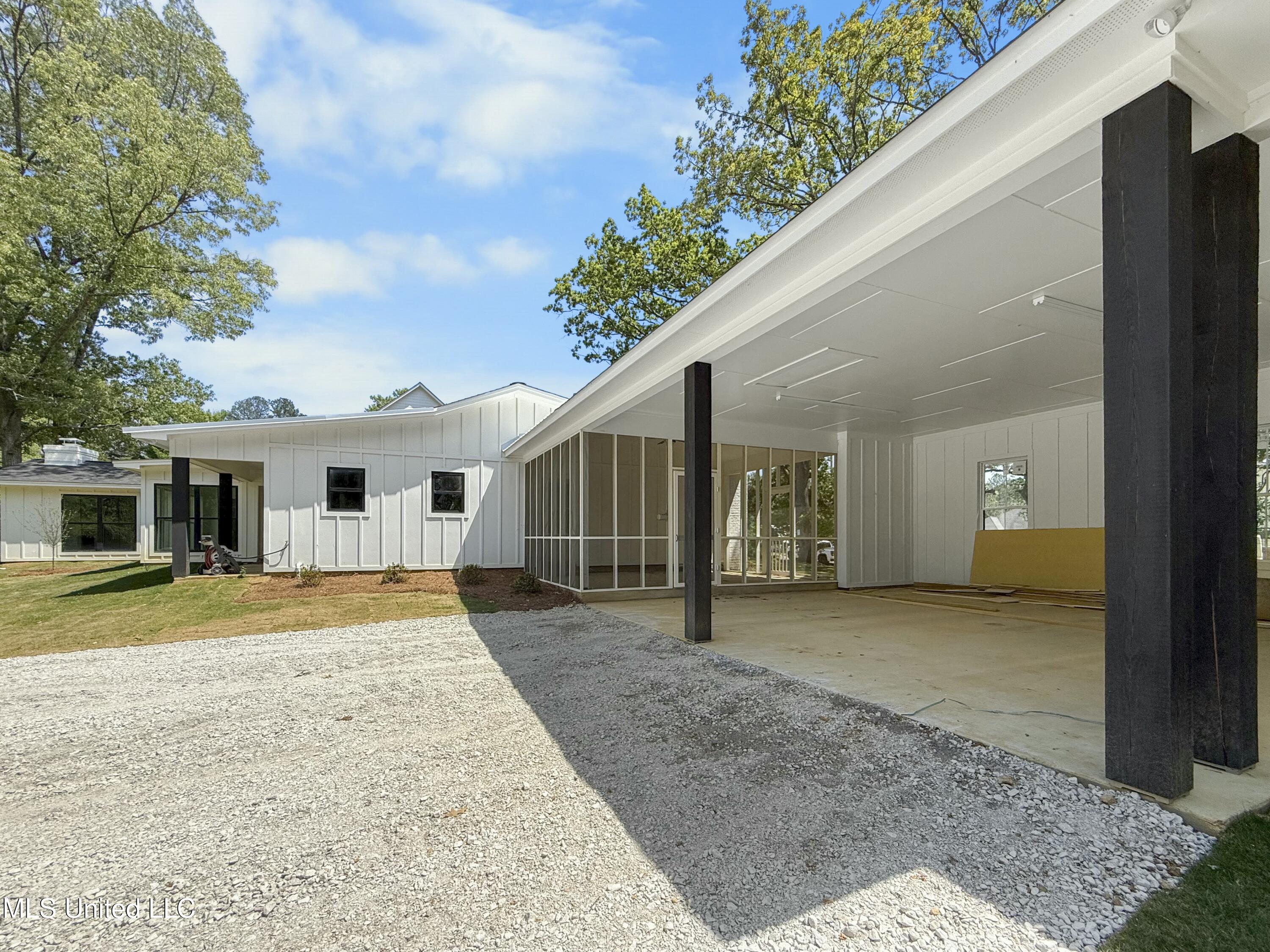 130 Lakeshore Drive