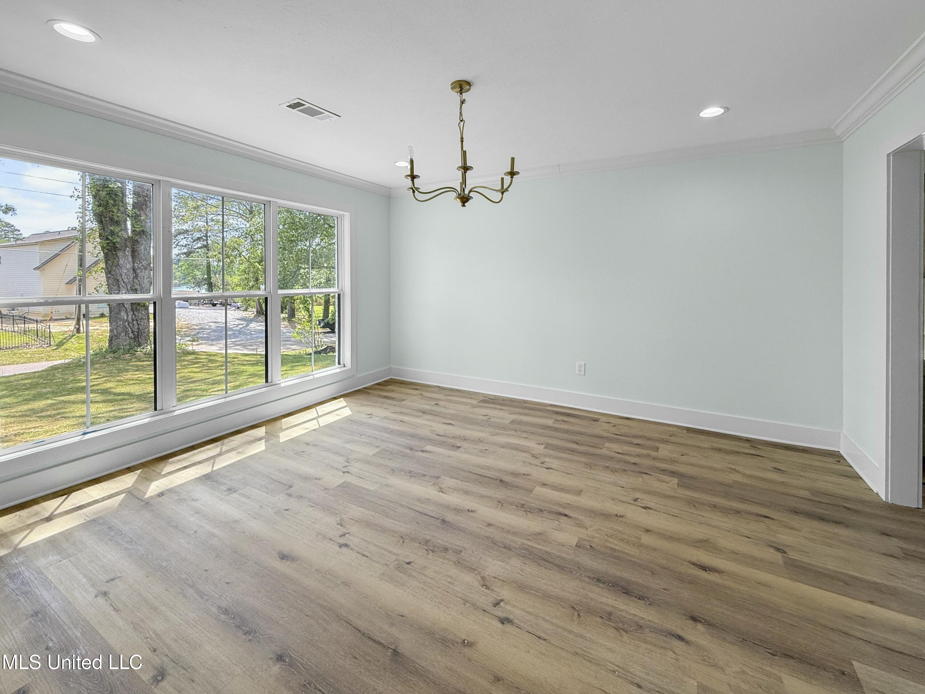 130 Lakeshore Drive