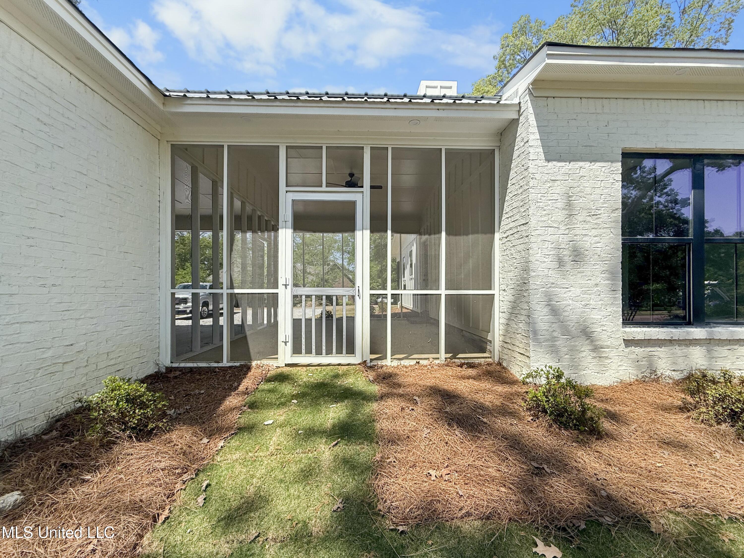 130 Lakeshore Drive