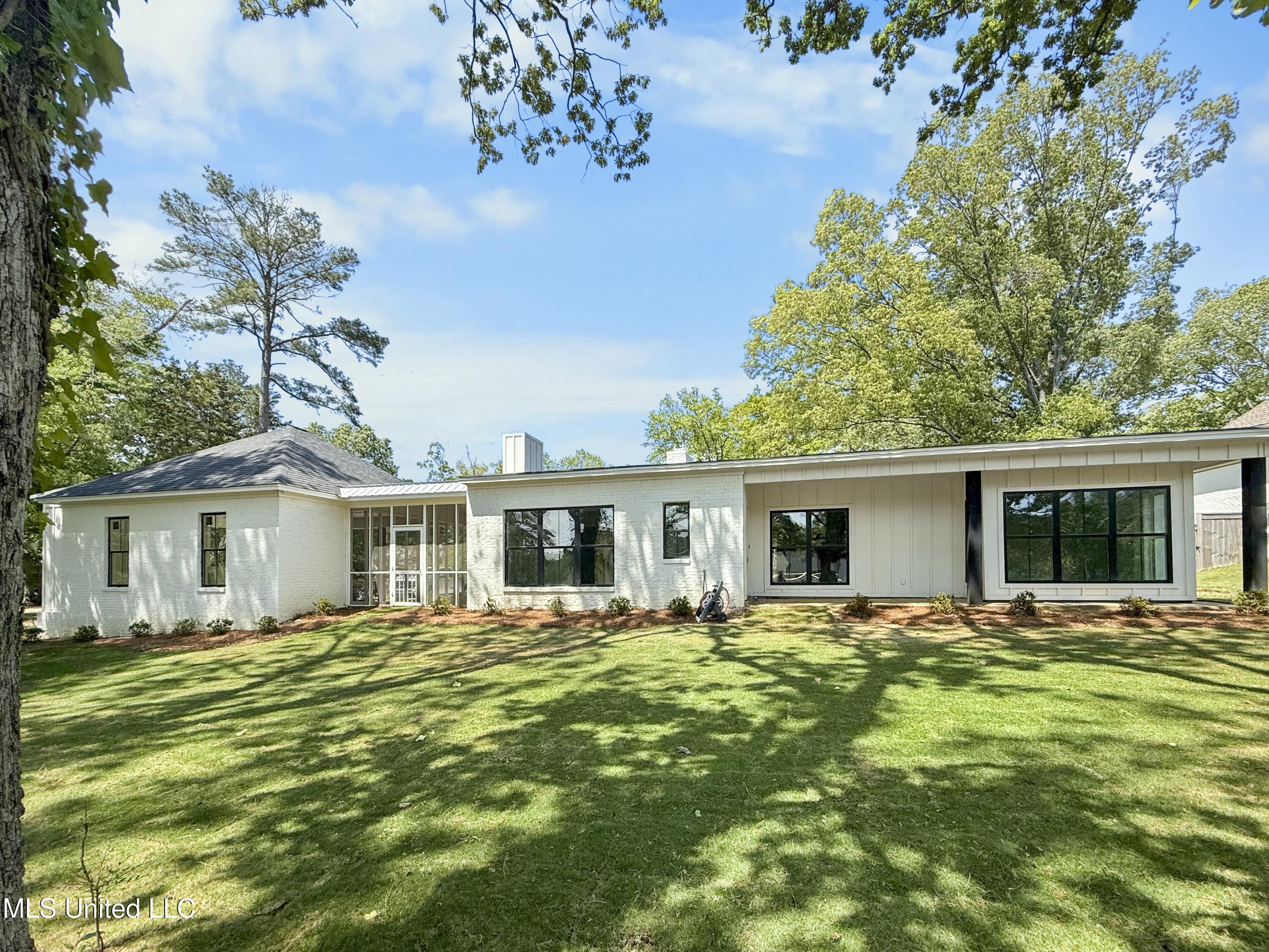 130 Lakeshore Drive