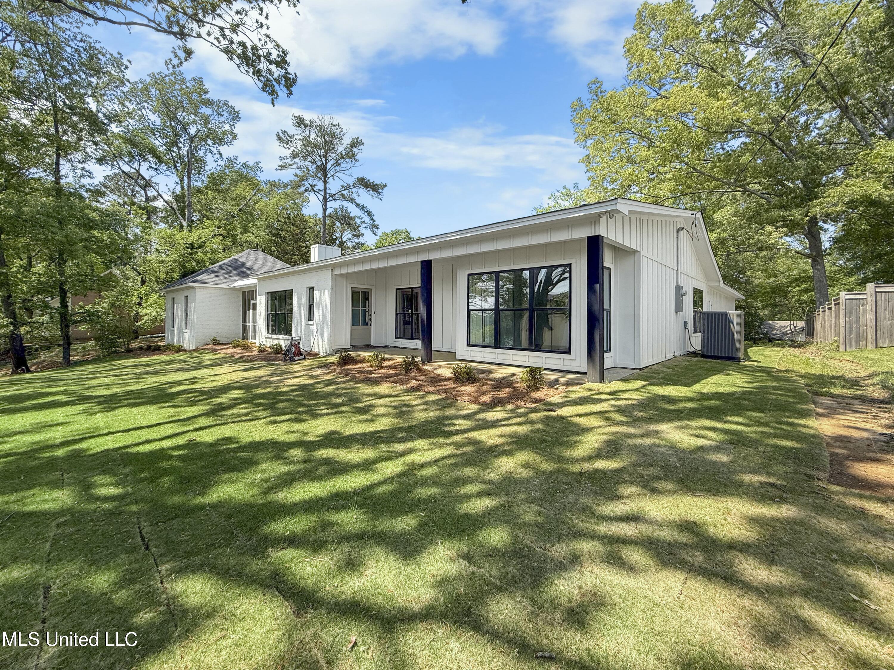 130 Lakeshore Drive