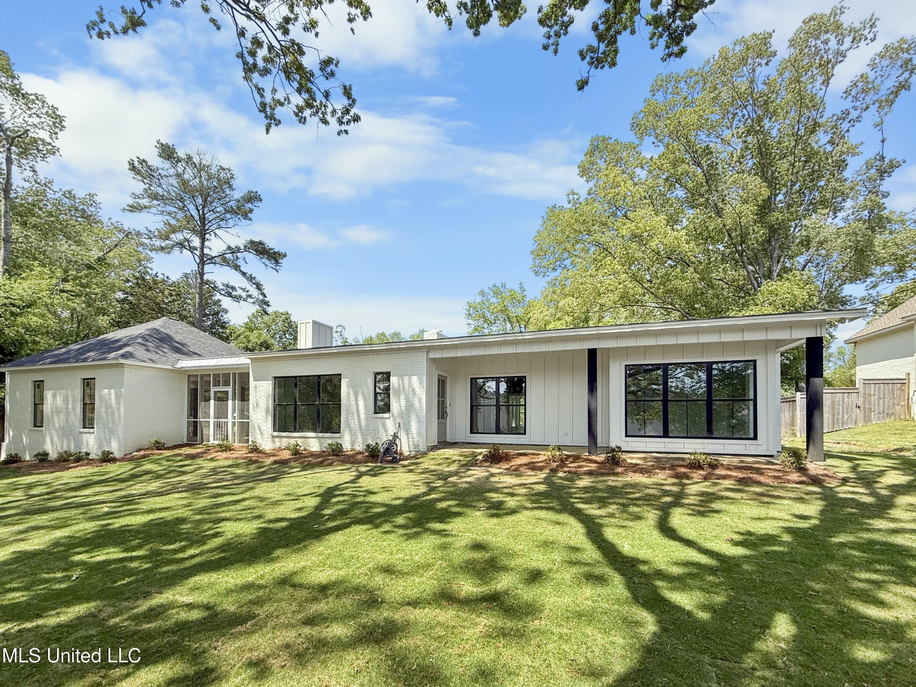 130 Lakeshore Drive