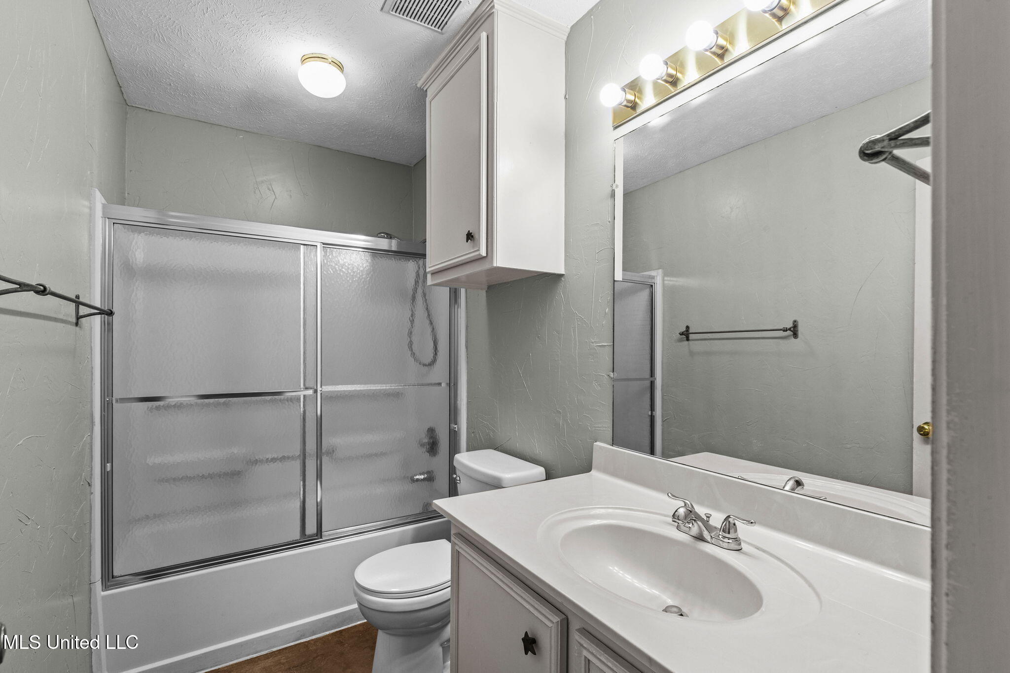 103 Burnt Leaf Way, Clinton