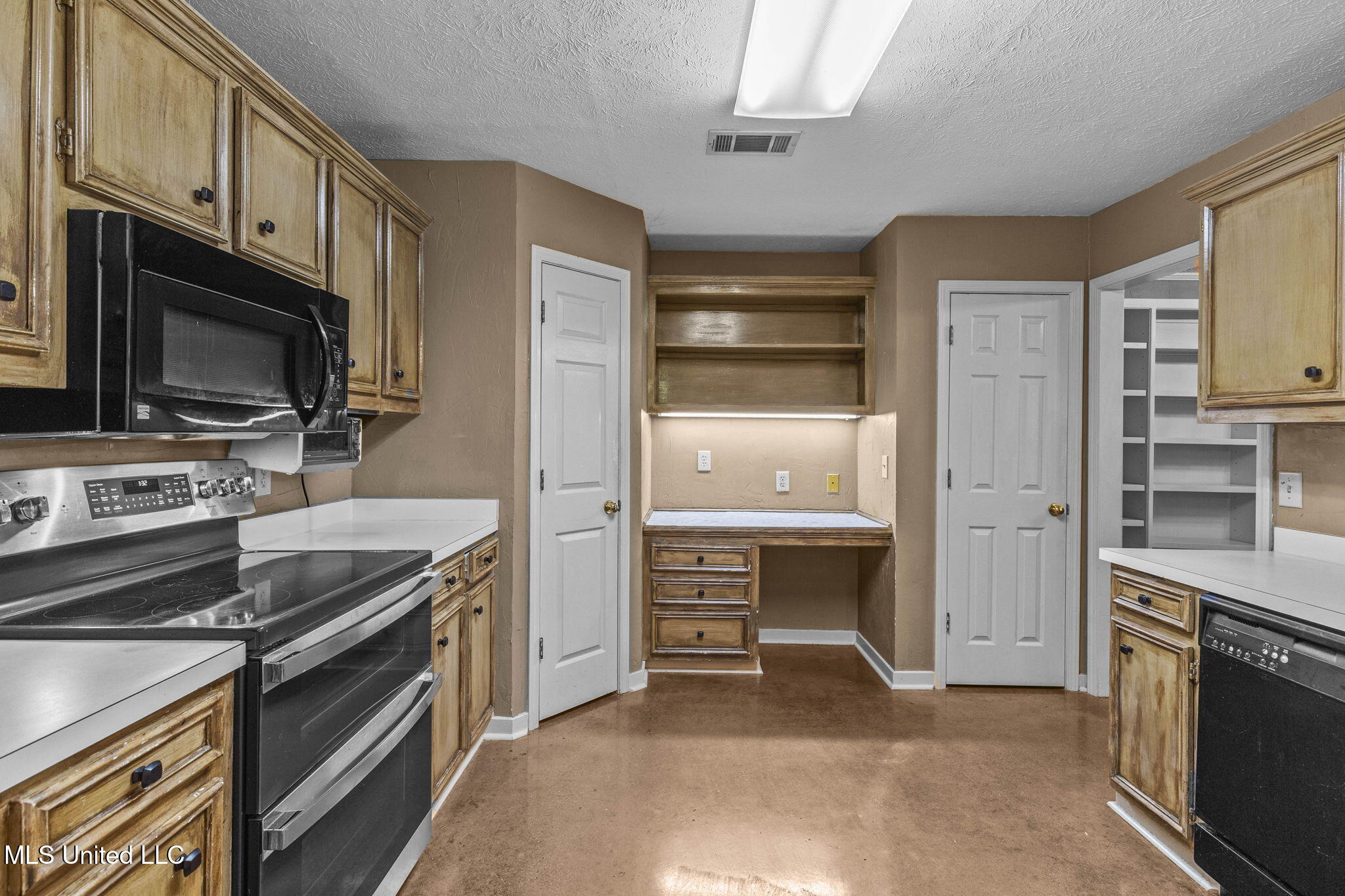 103 Burnt Leaf Way, Clinton