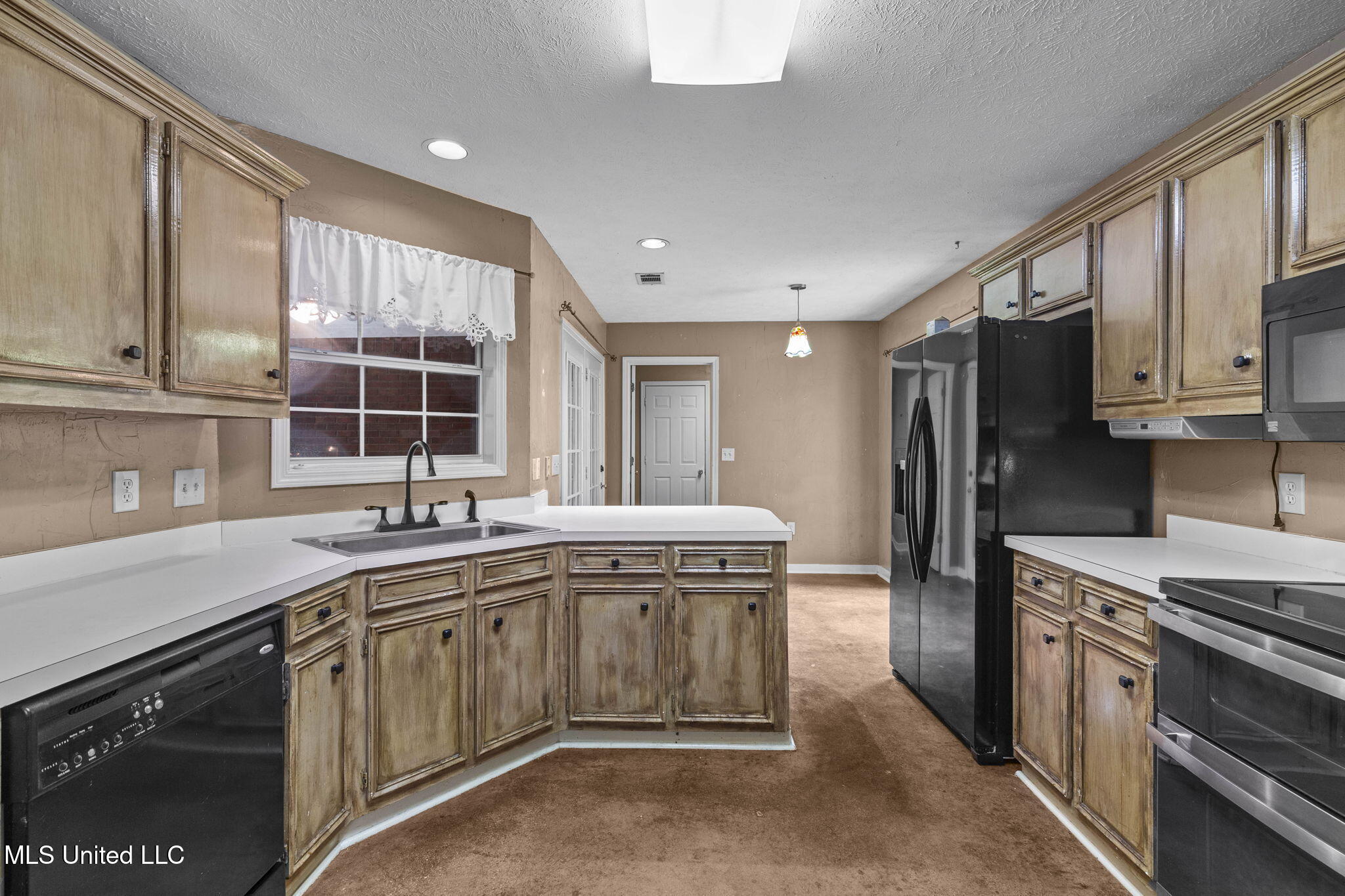 103 Burnt Leaf Way, Clinton