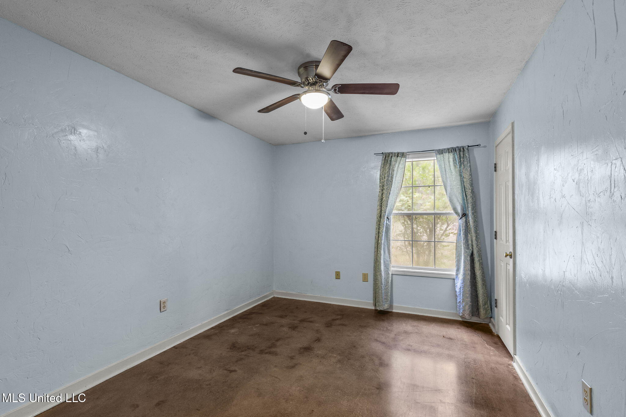 103 Burnt Leaf Way, Clinton