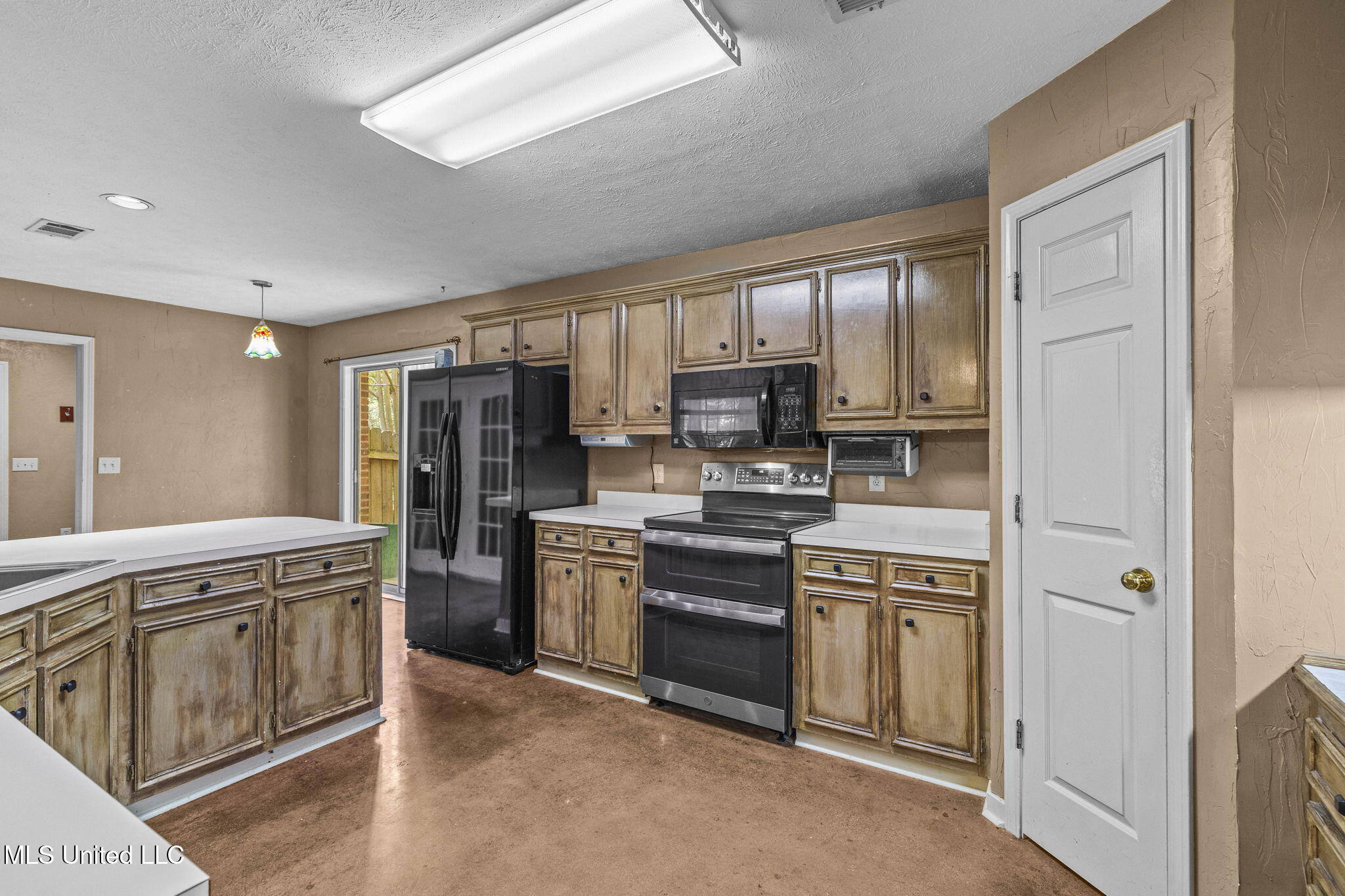 103 Burnt Leaf Way, Clinton