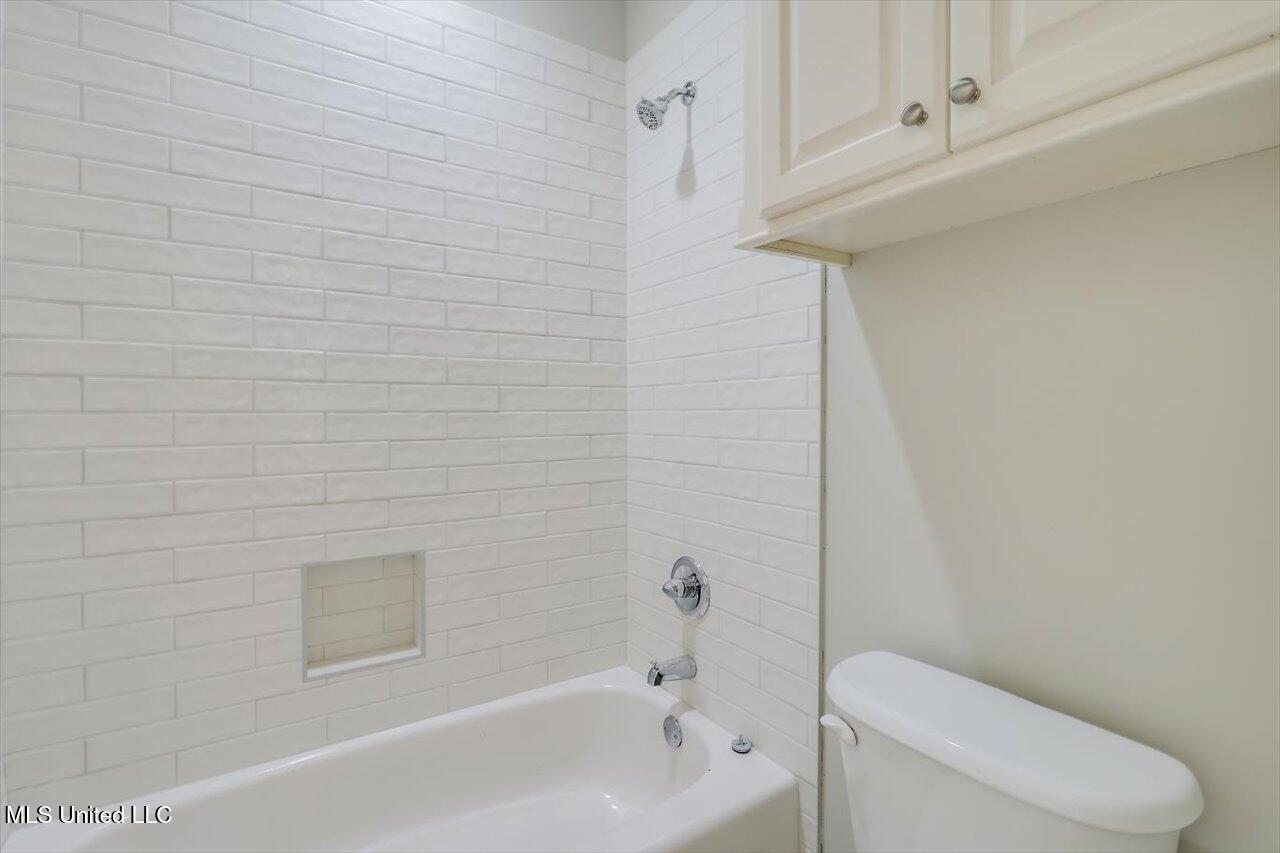 105 Thornwood Drive
