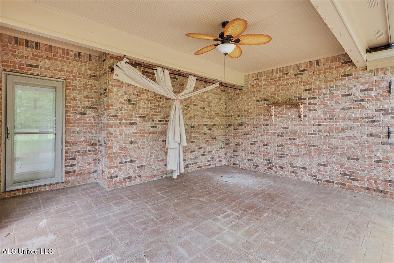 105 Thornwood Drive