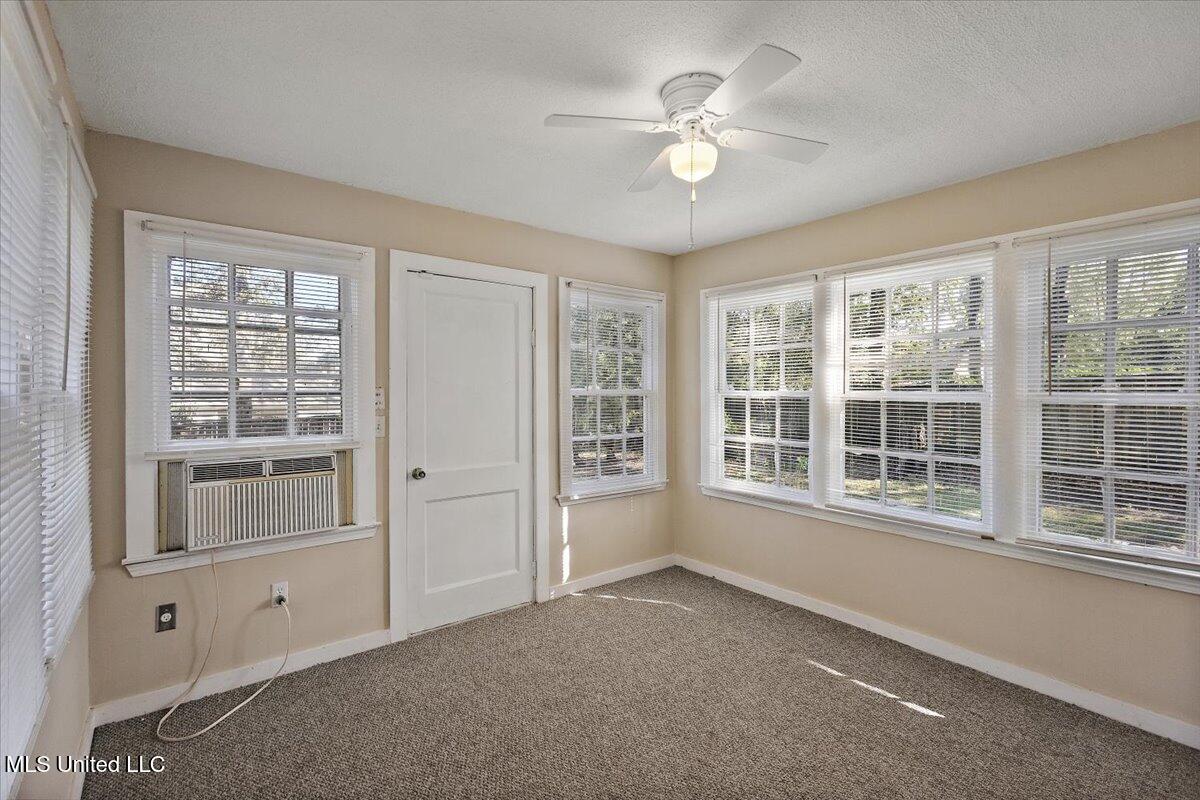 809 Oakwood Drive