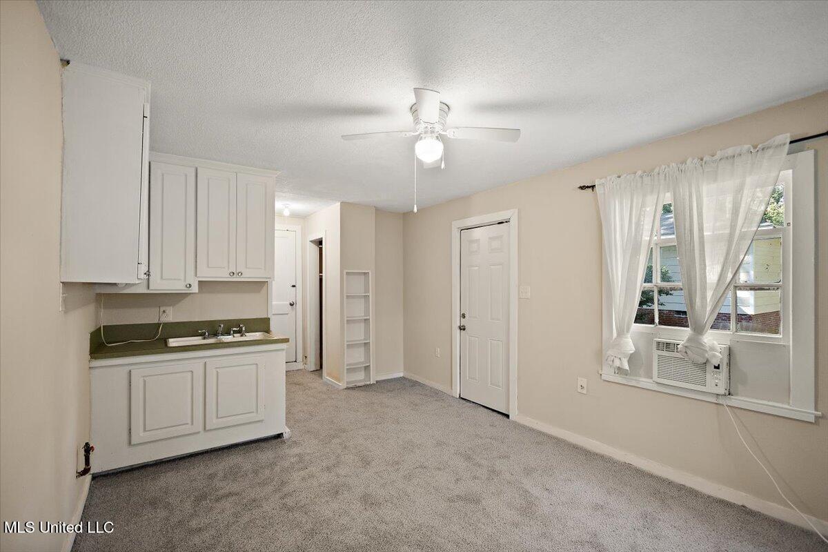 809 Oakwood Drive