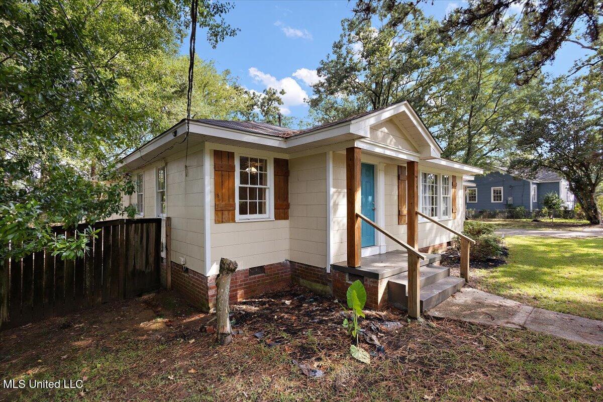 809 Oakwood Drive