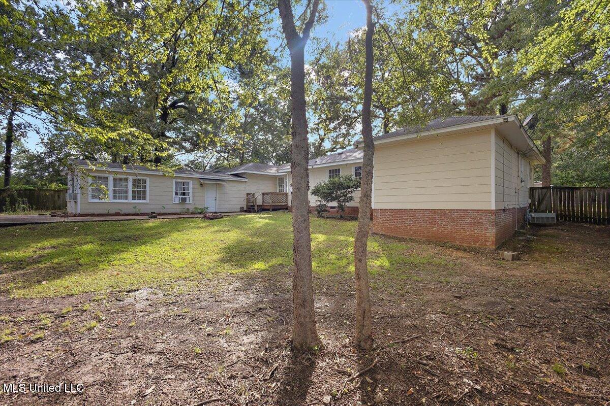 809 Oakwood Drive