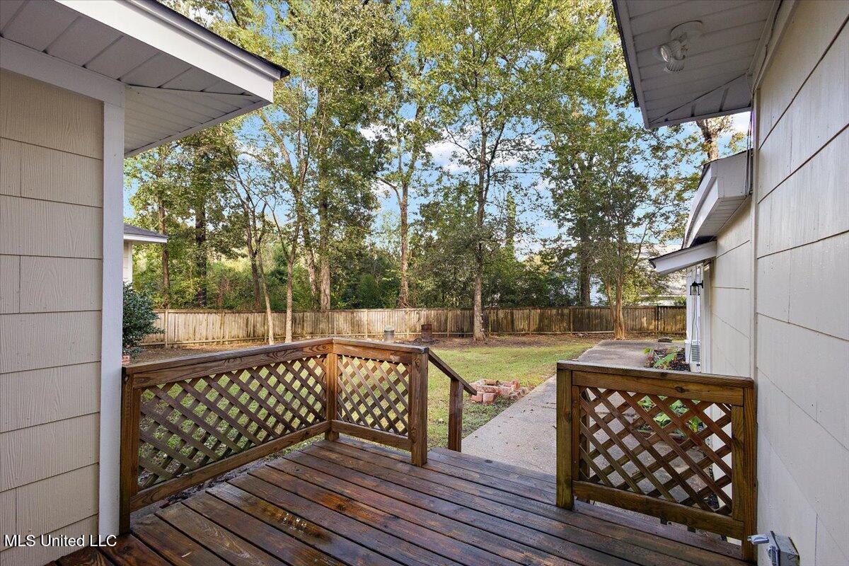 809 Oakwood Drive