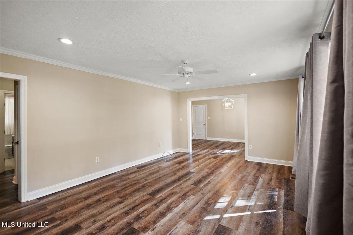 809 Oakwood Drive