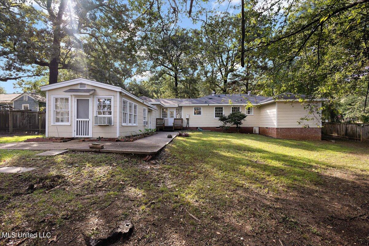 809 Oakwood Drive