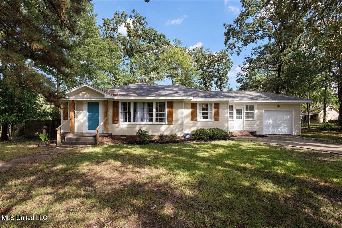 809 Oakwood Drive