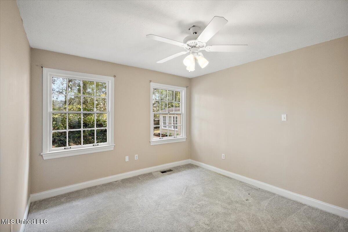 809 Oakwood Drive