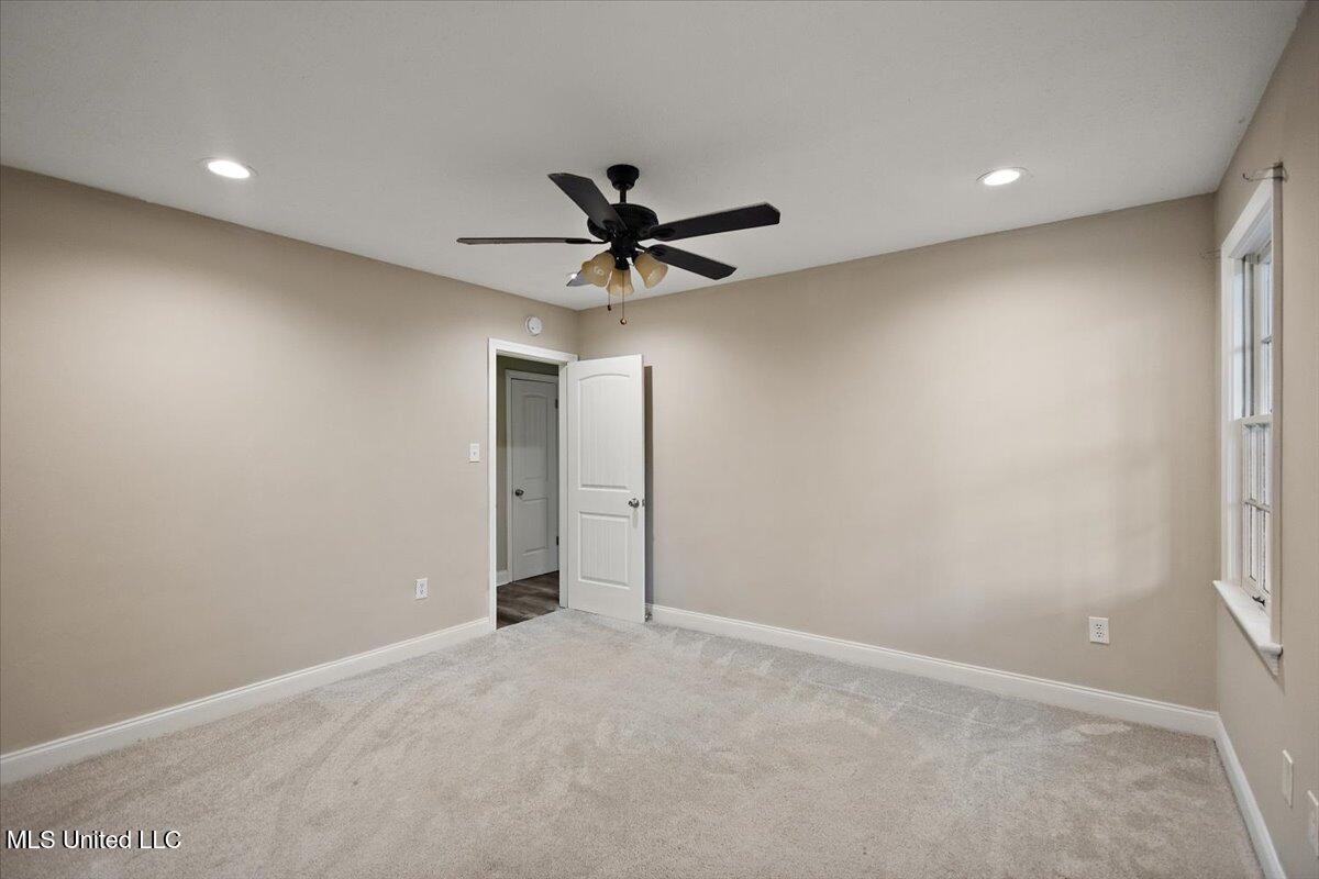 809 Oakwood Drive