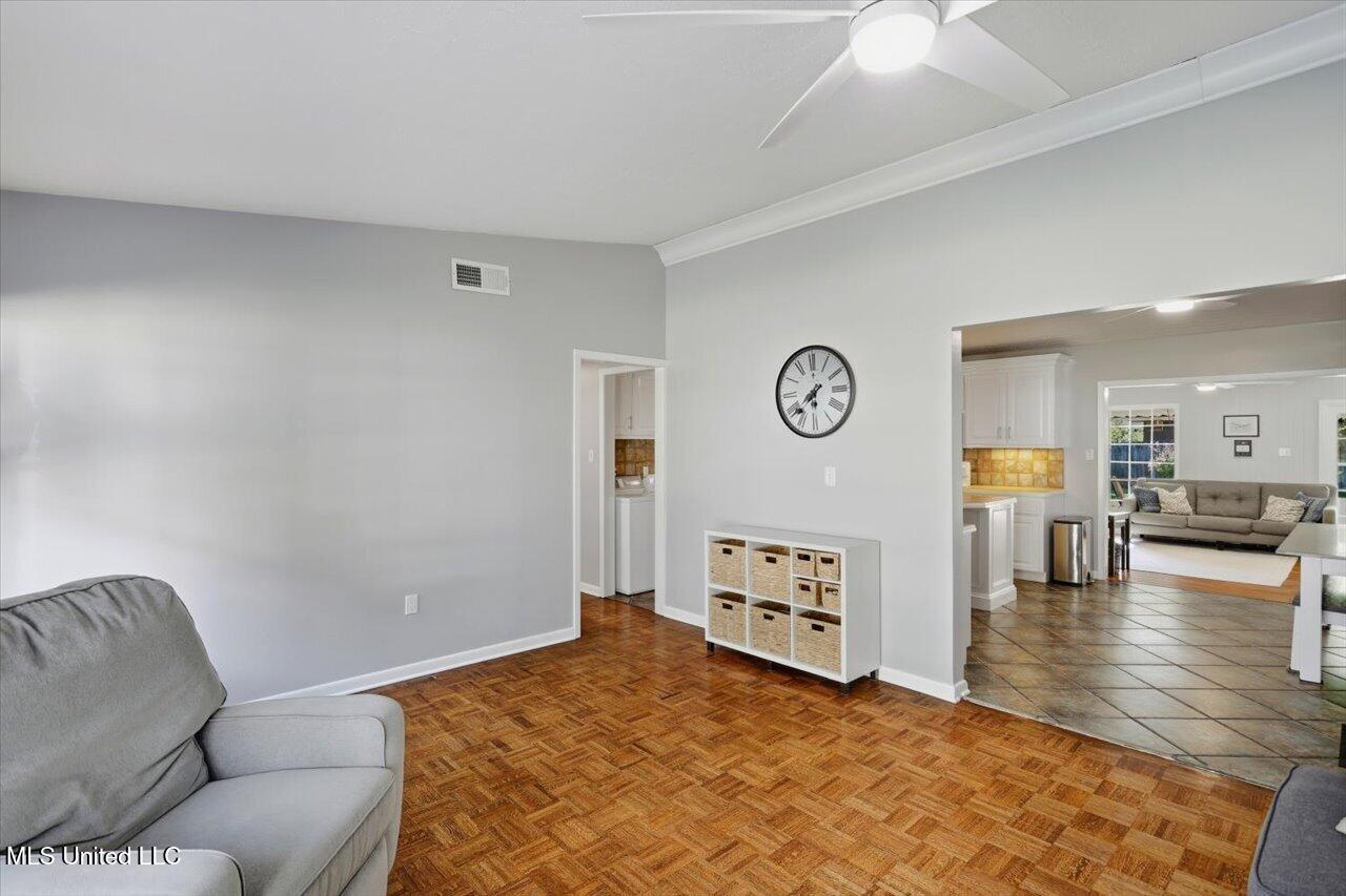 718 Tanglewood Drive