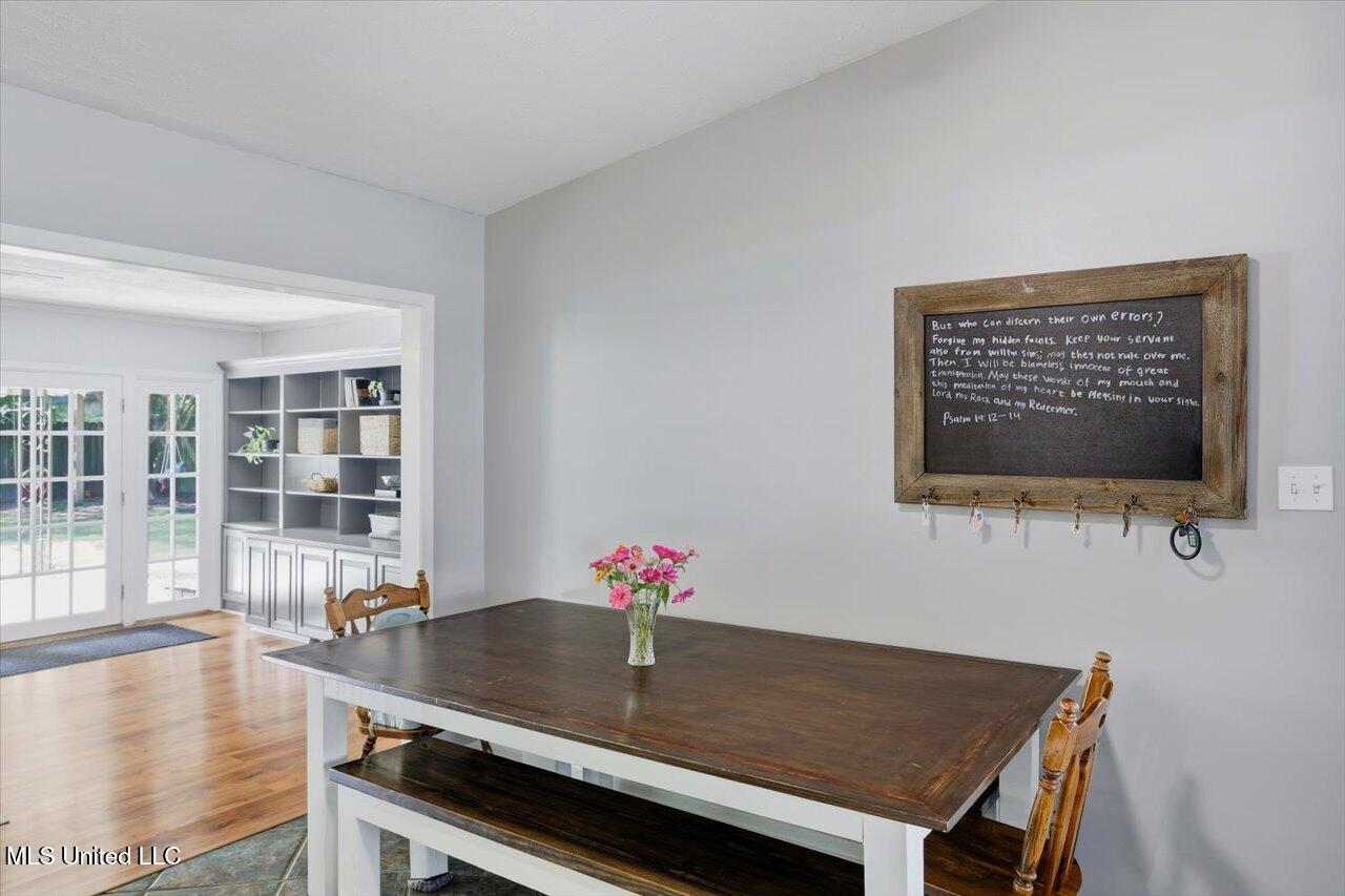 718 Tanglewood Drive