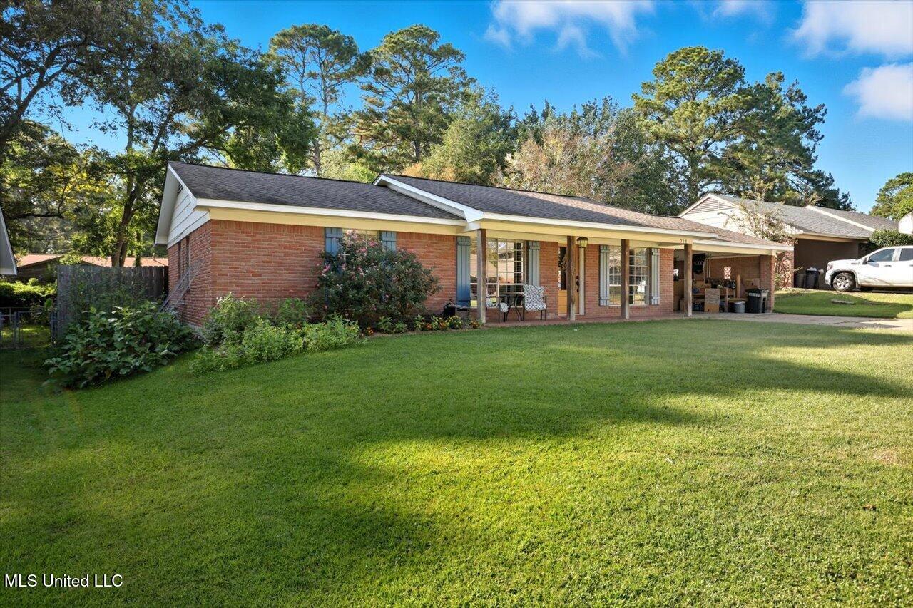 718 Tanglewood Drive