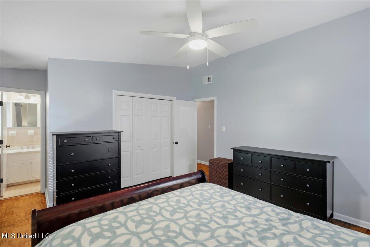 718 Tanglewood Drive