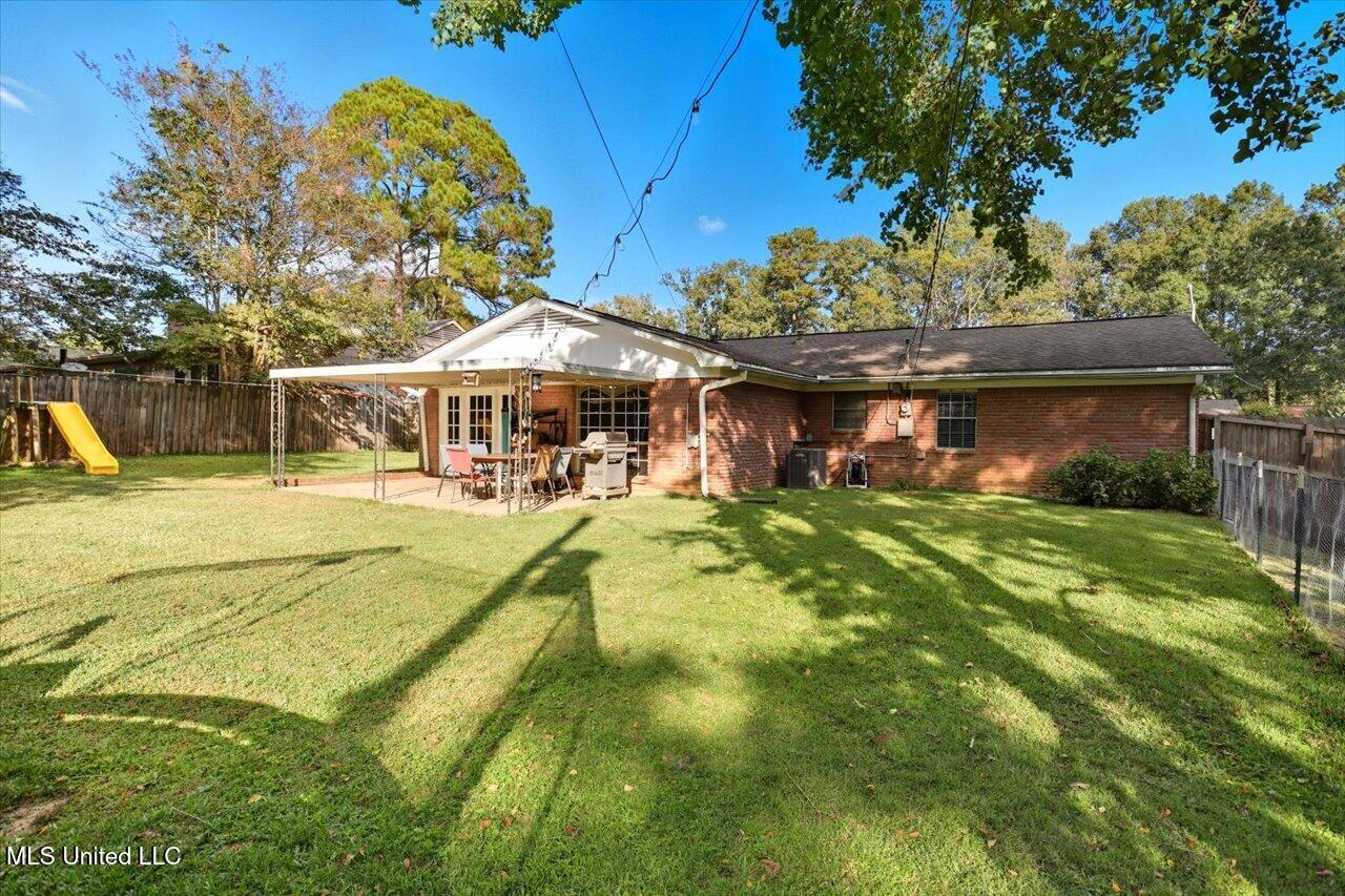 718 Tanglewood Drive