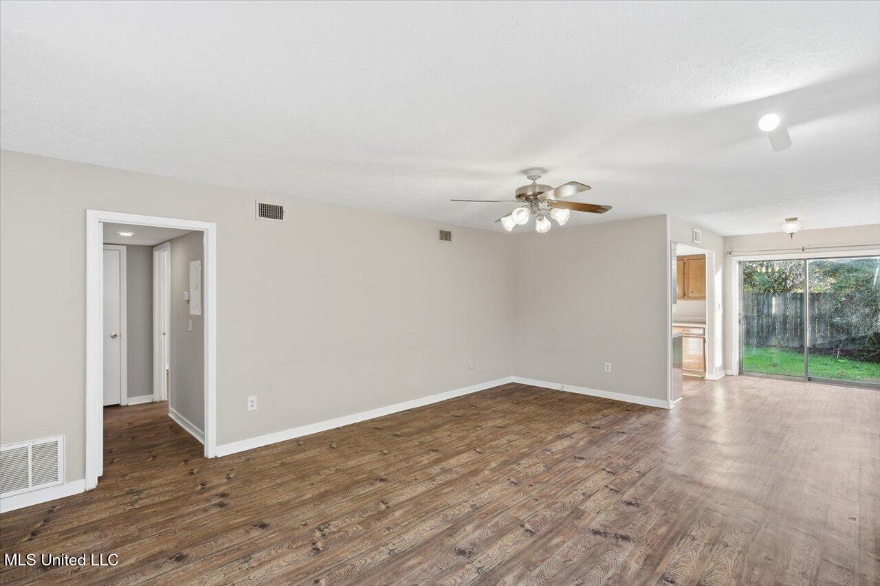 310 Avondale Drive, A, Clinton