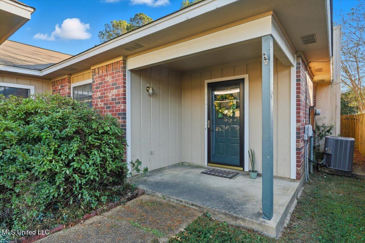 310 Avondale Drive, A, Clinton