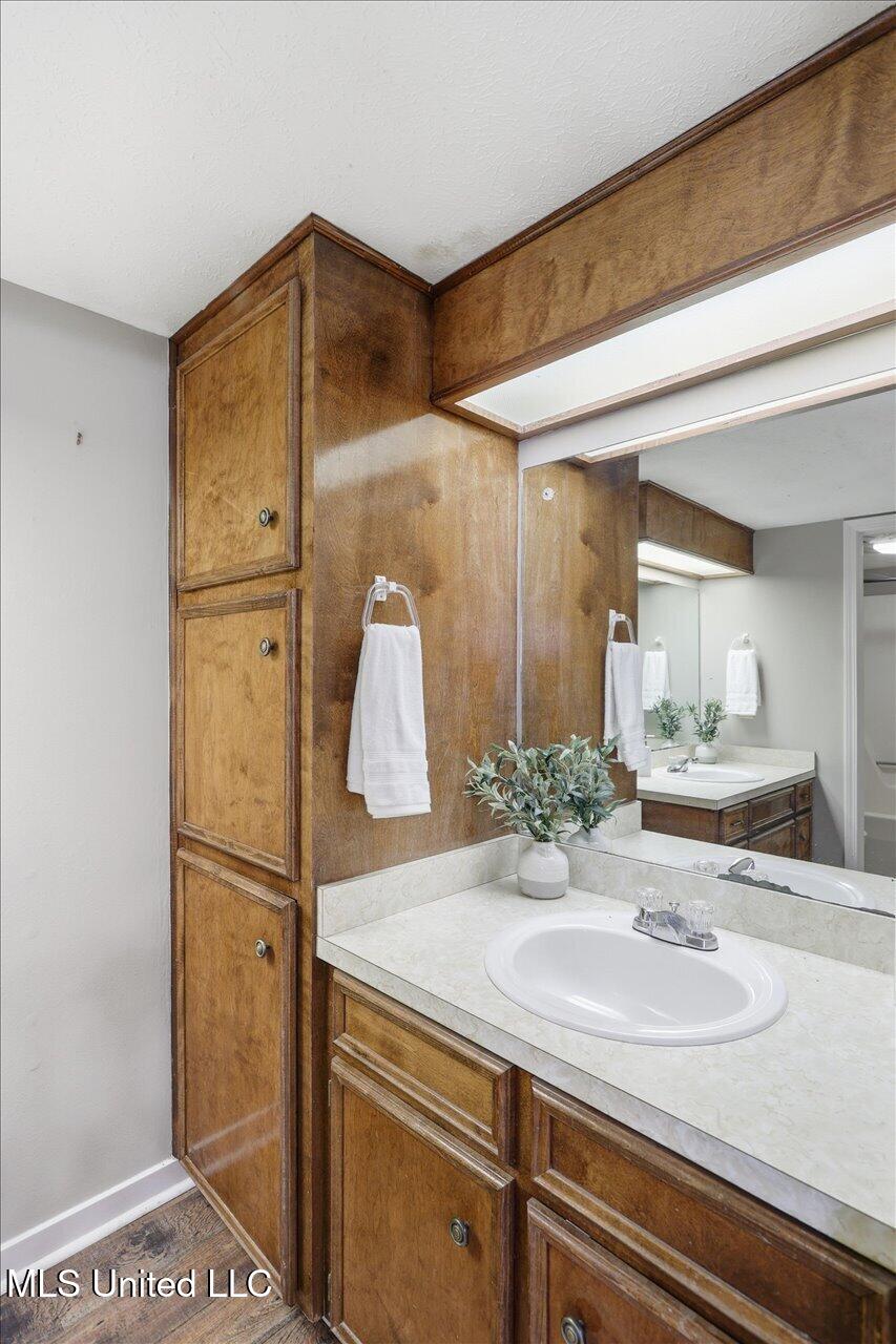 310 Avondale Drive, A, Clinton