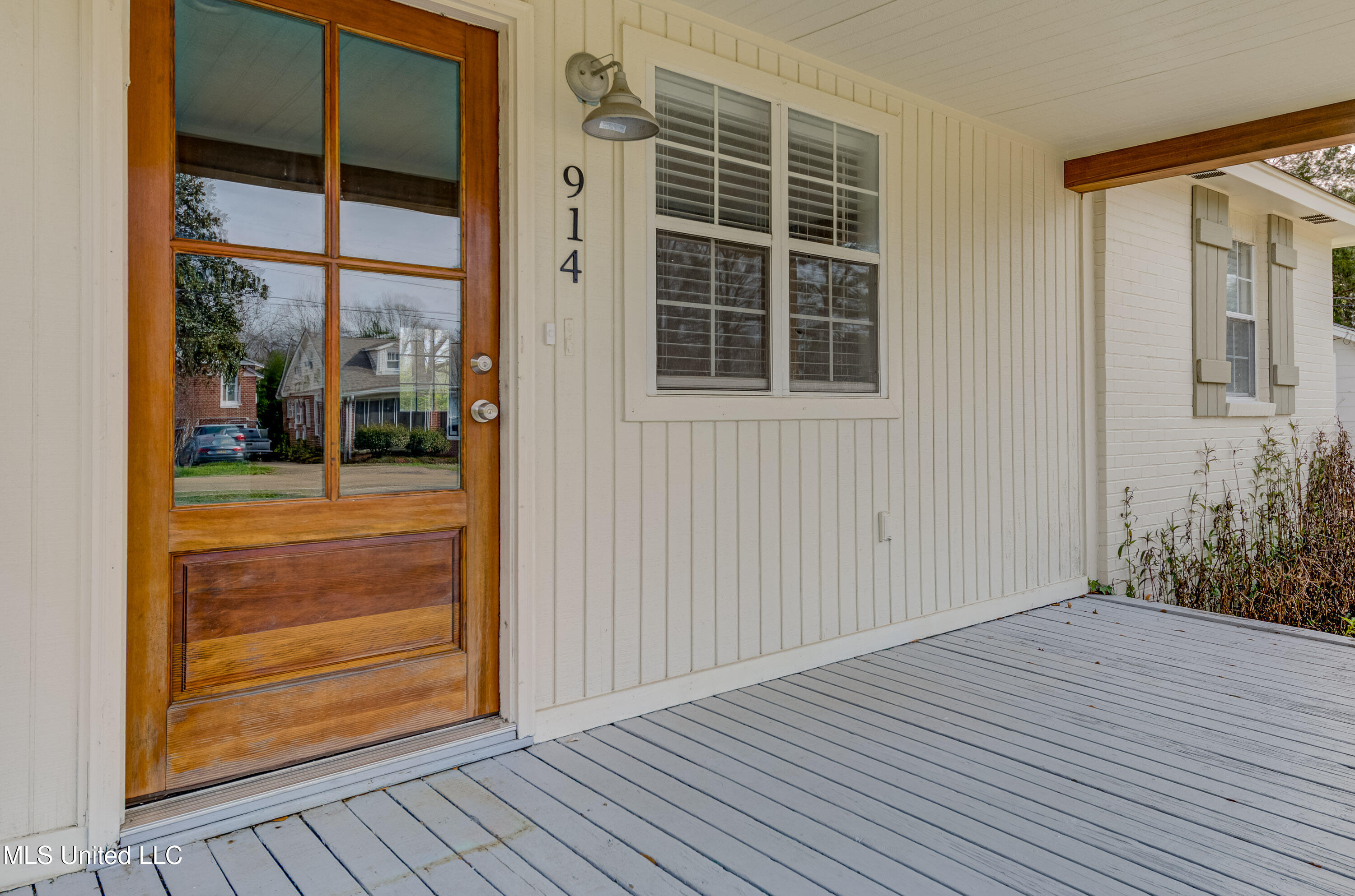 914 Monroe Street, Clinton