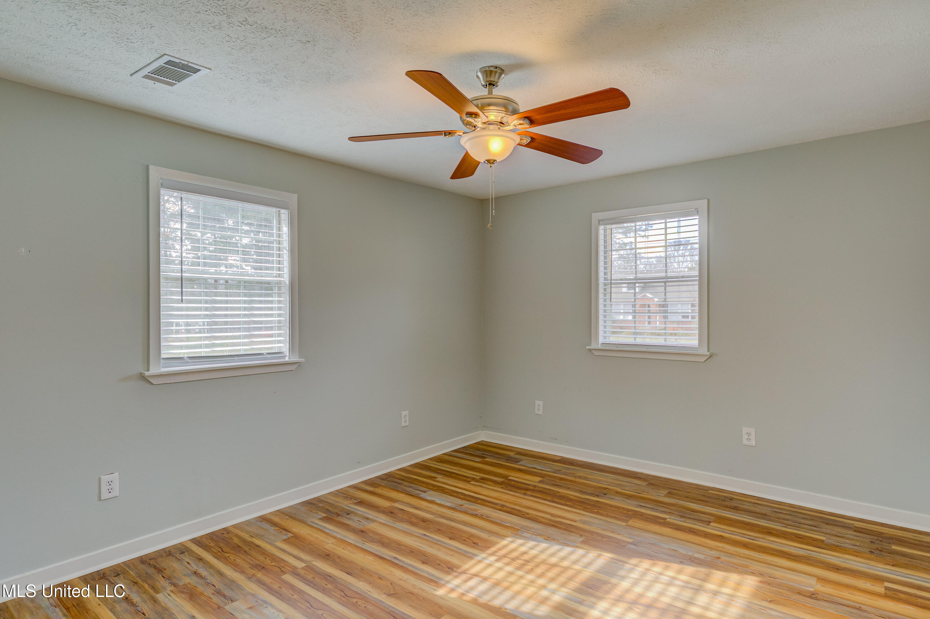 914 Monroe Street, Clinton