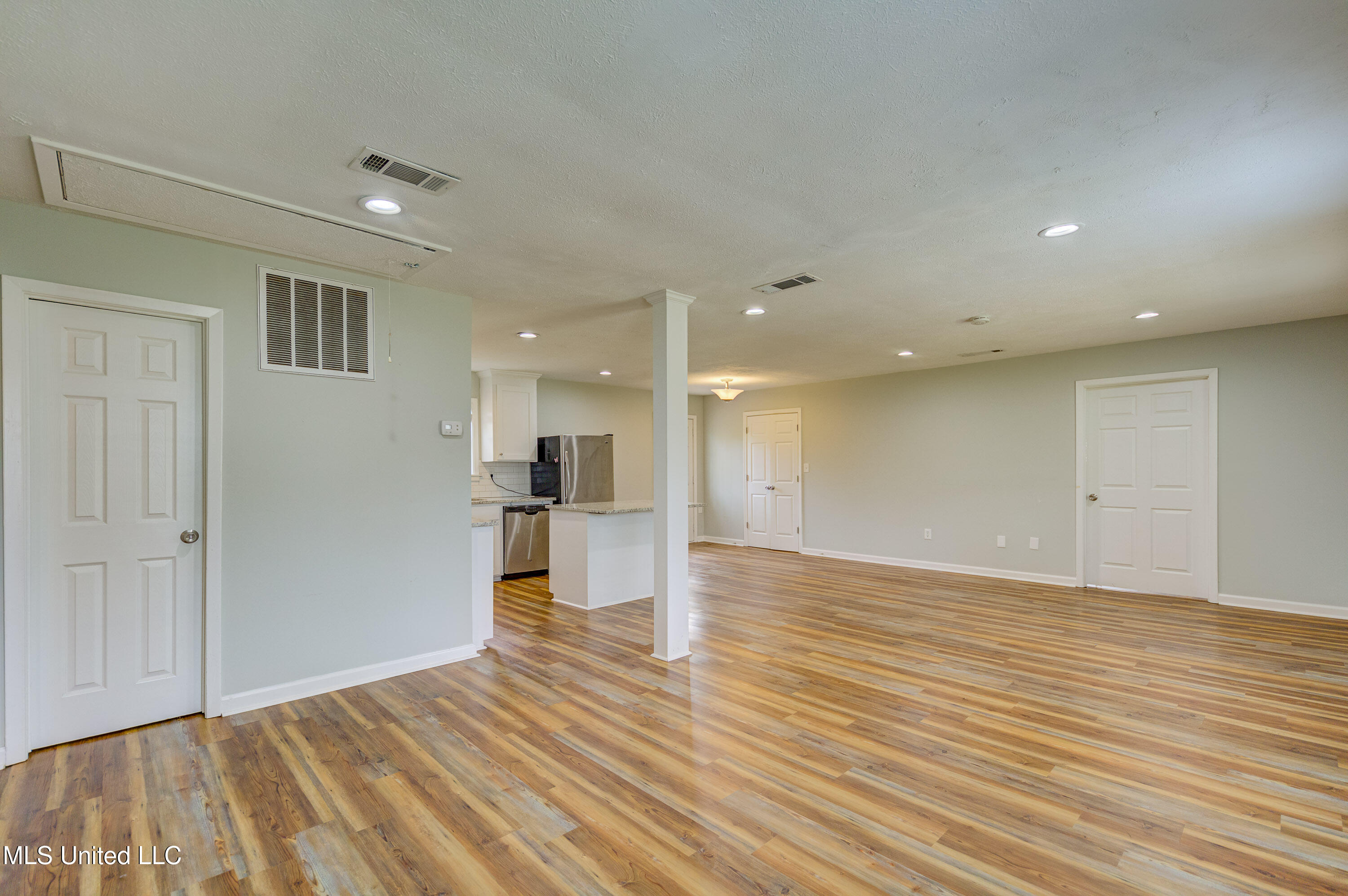 914 Monroe Street, Clinton