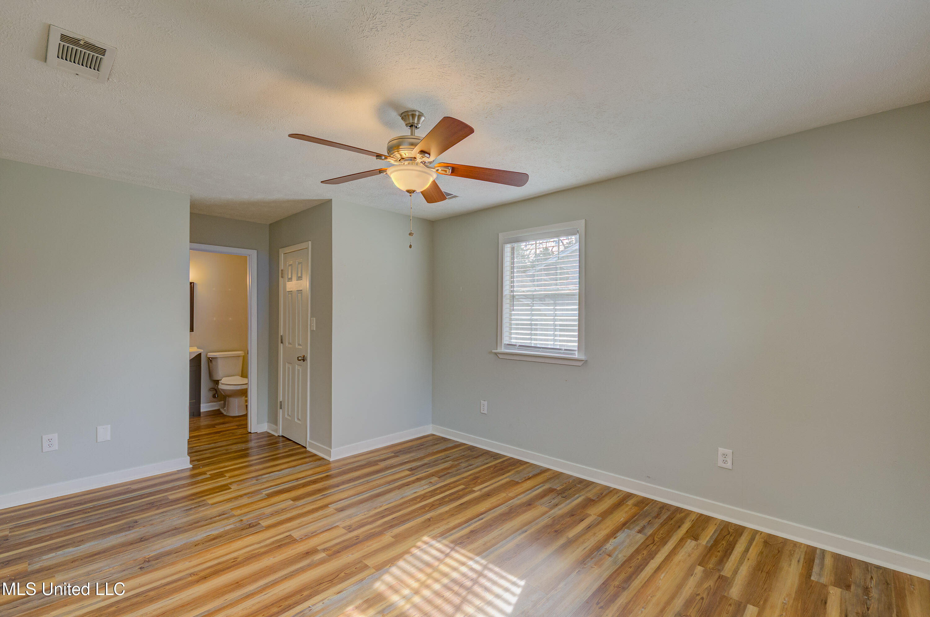 914 Monroe Street, Clinton