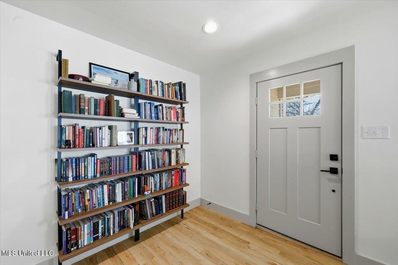 1004 Meadow Heights Drive