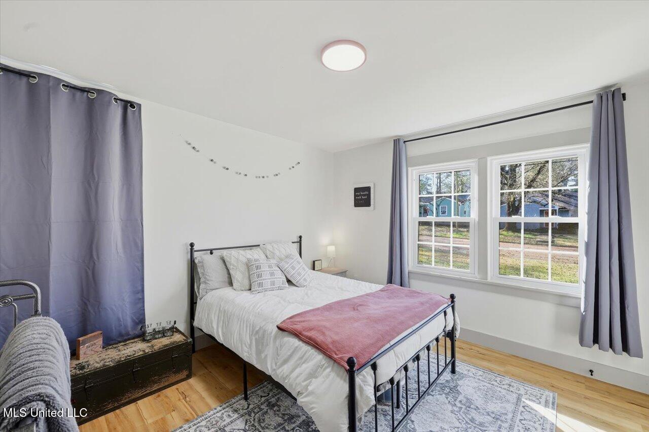 1004 Meadow Heights Drive