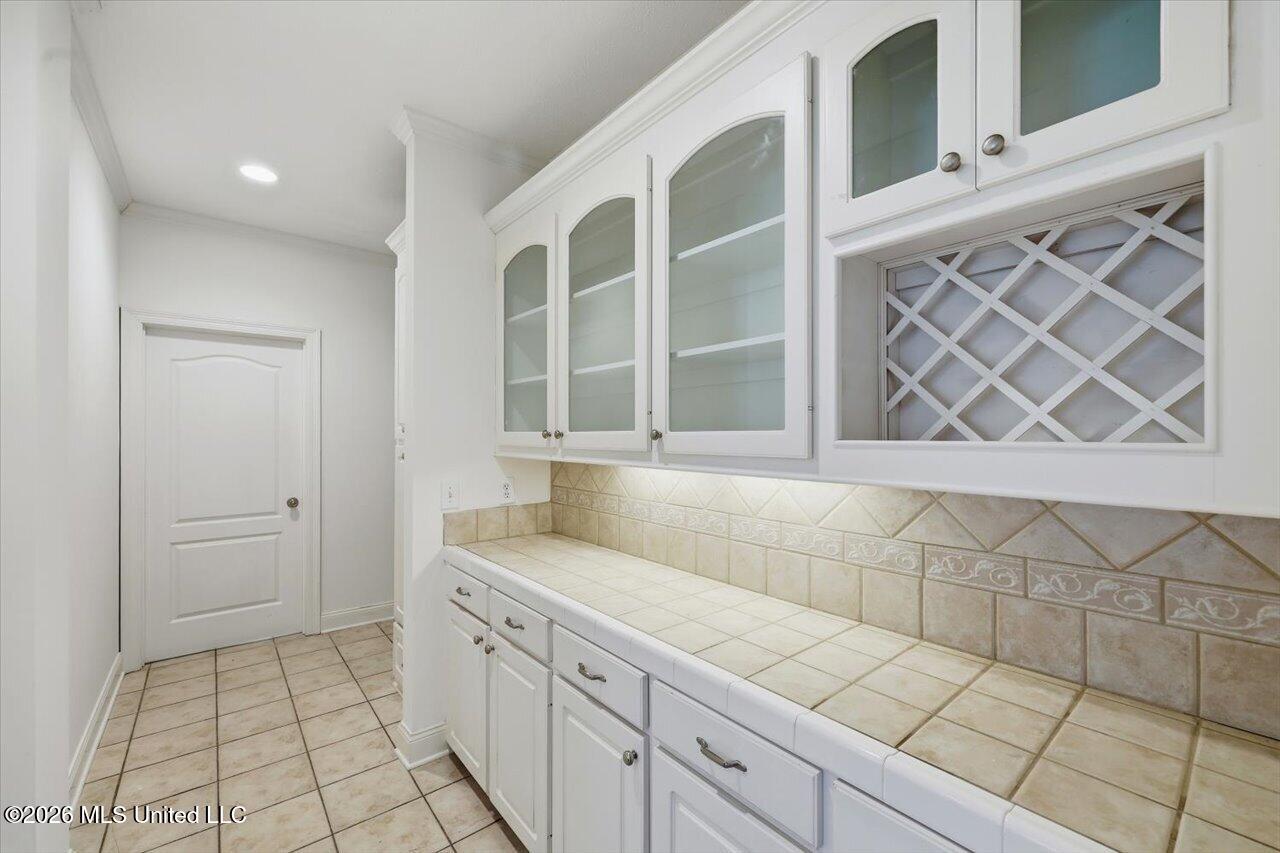 105 Oak Meadow Drive