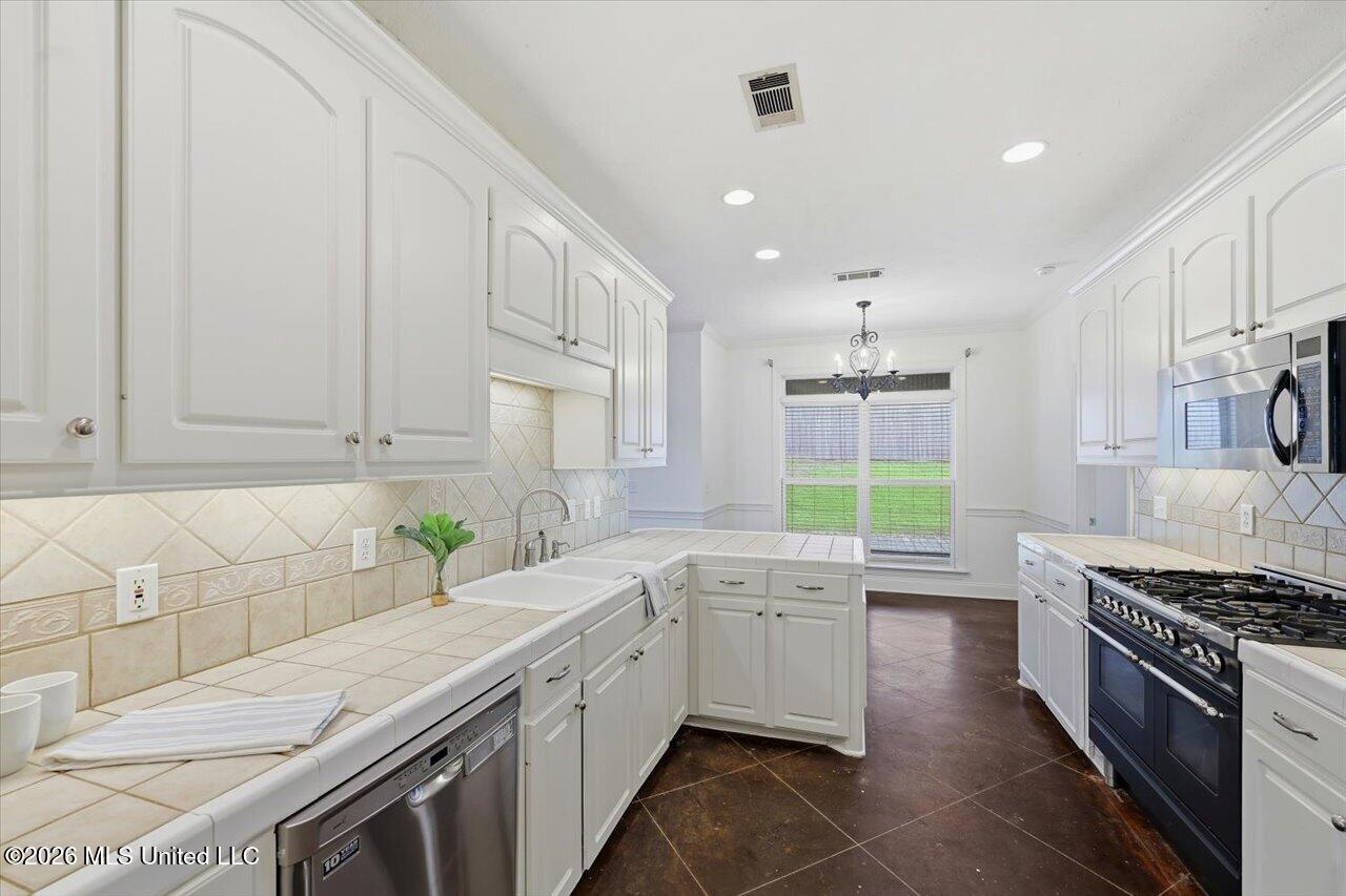 105 Oak Meadow Drive