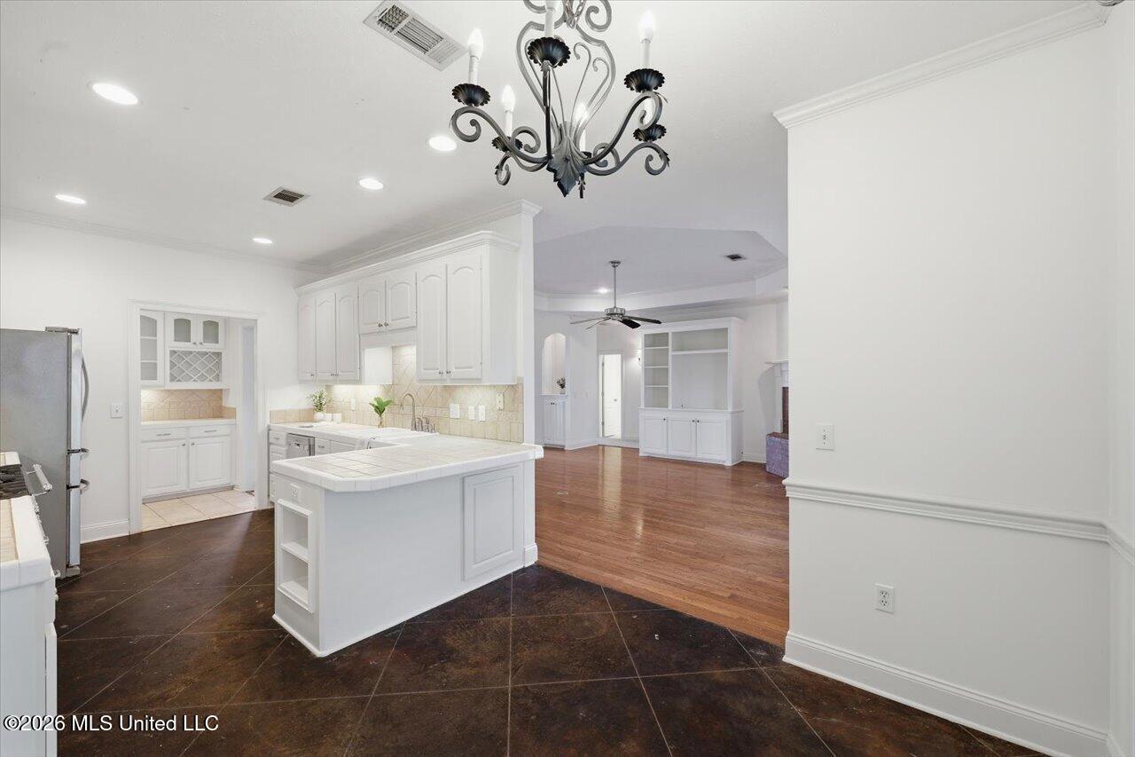 105 Oak Meadow Drive