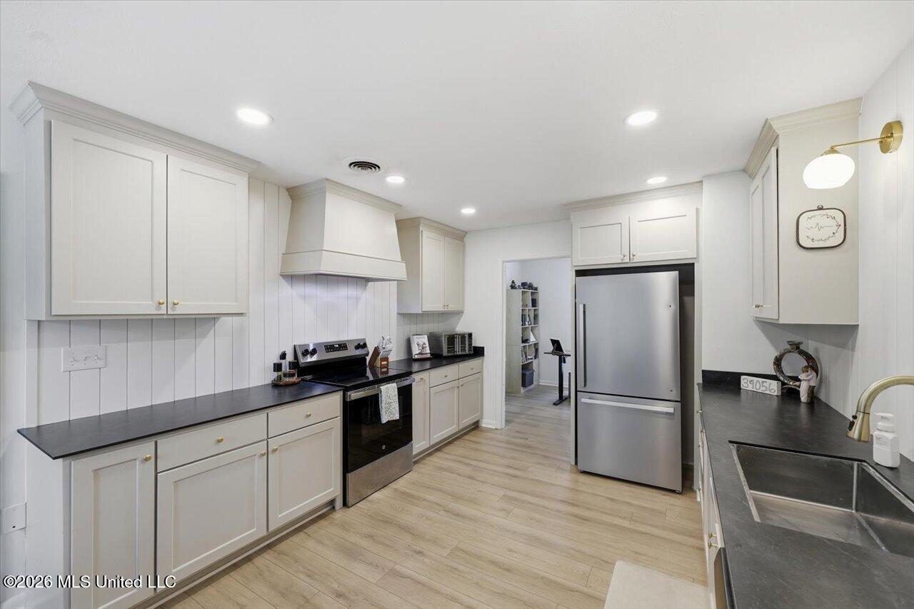 306 Mcdonald Drive