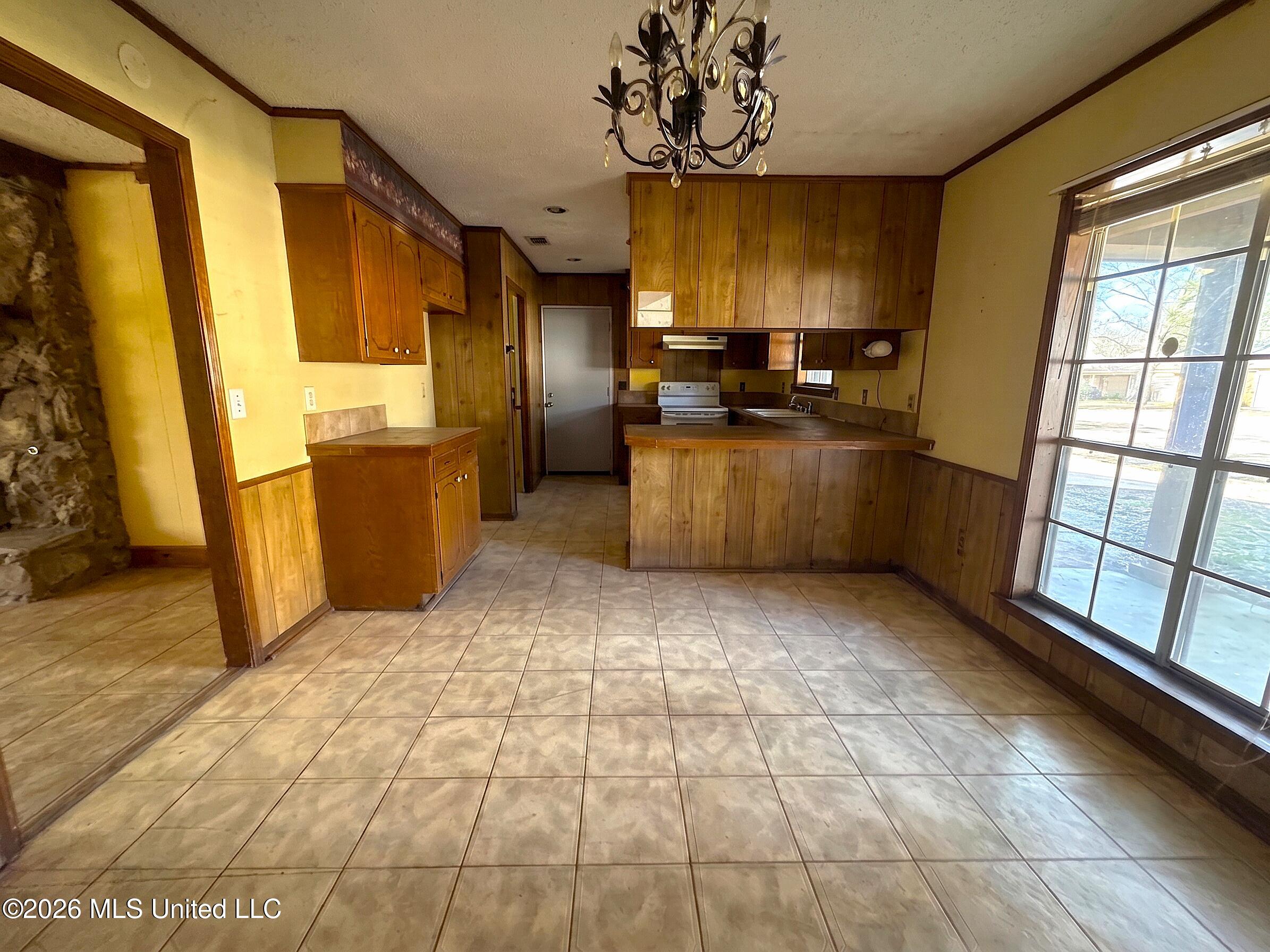 1608 Melrose Place