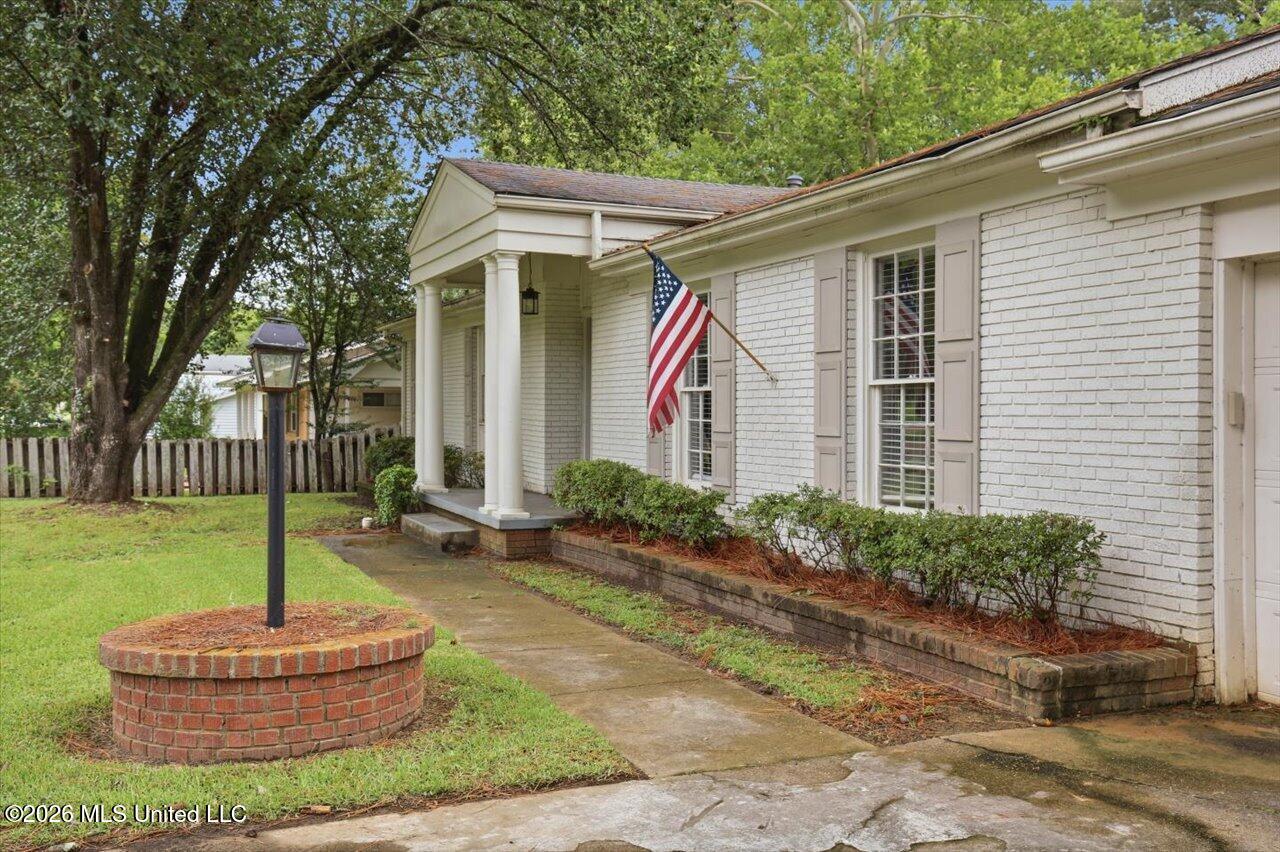804 Dunton Road