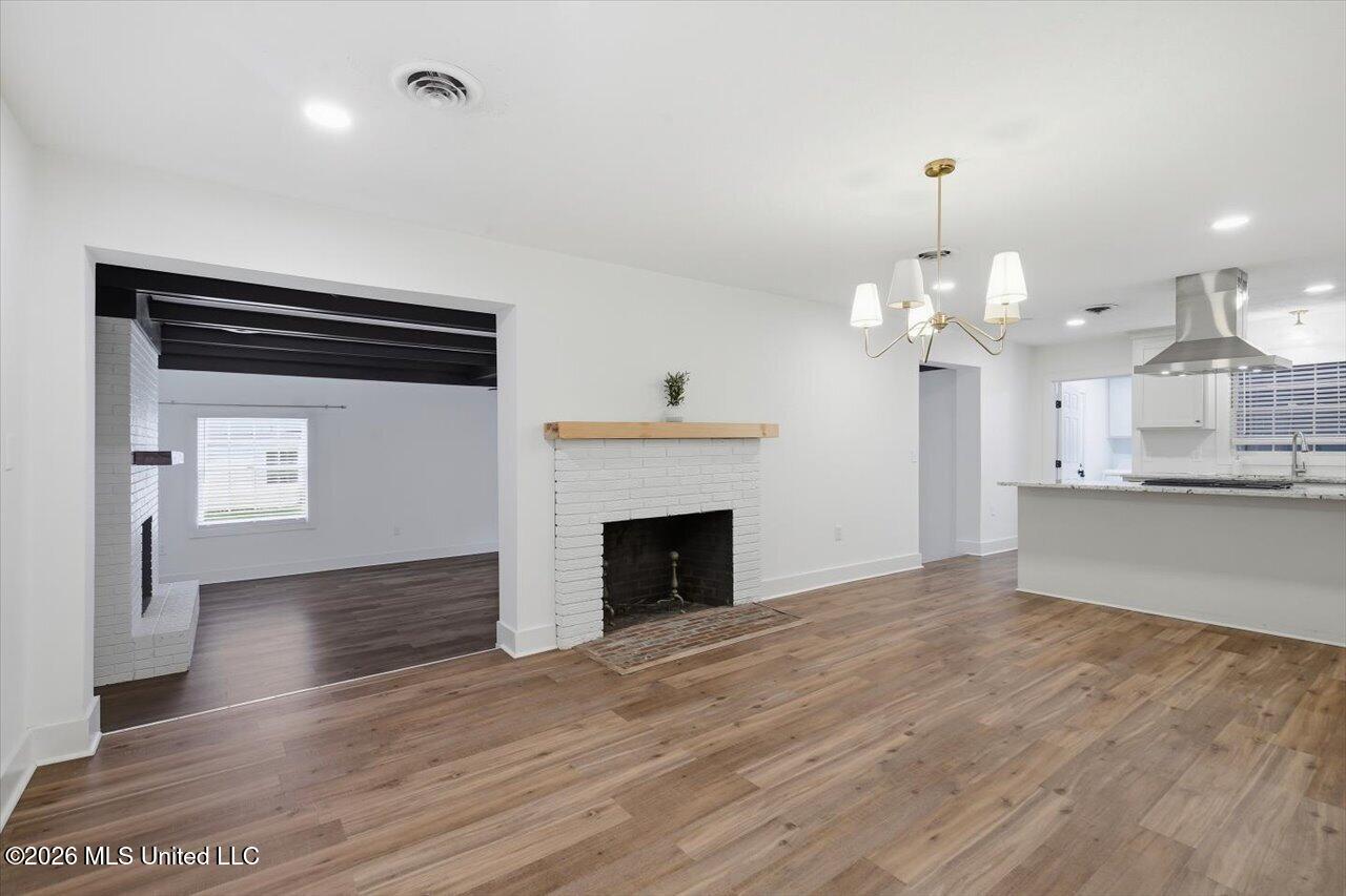 804 Dunton Road